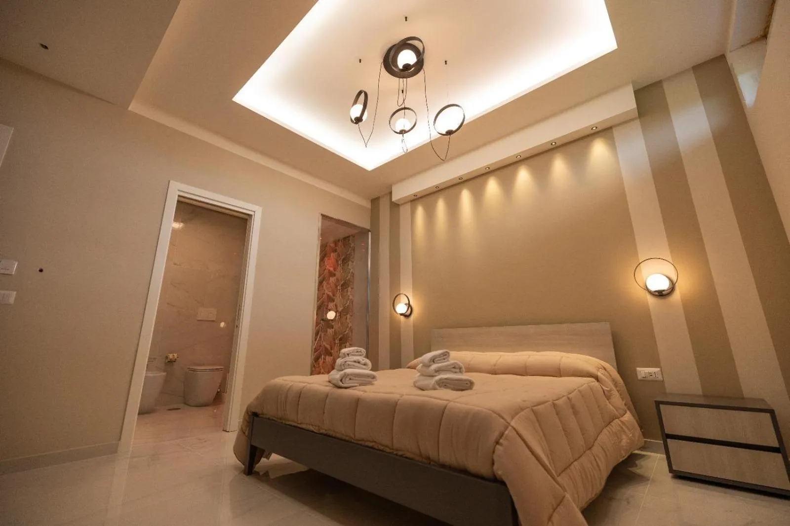 Bedroom, Bed in Luxury Rooms