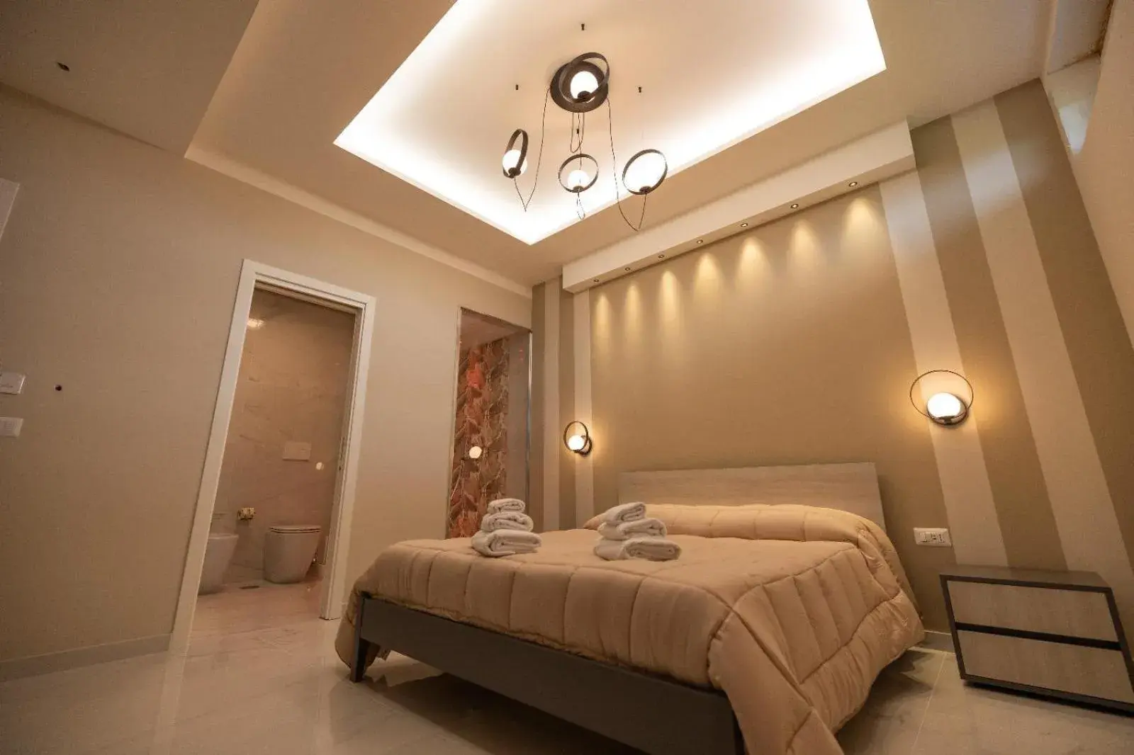 Luxury Rooms Luxury Rooms