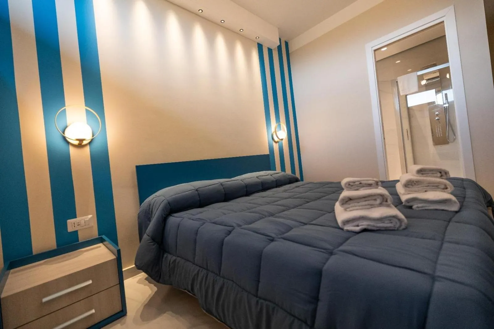 Bedroom, Bed in Luxury Rooms