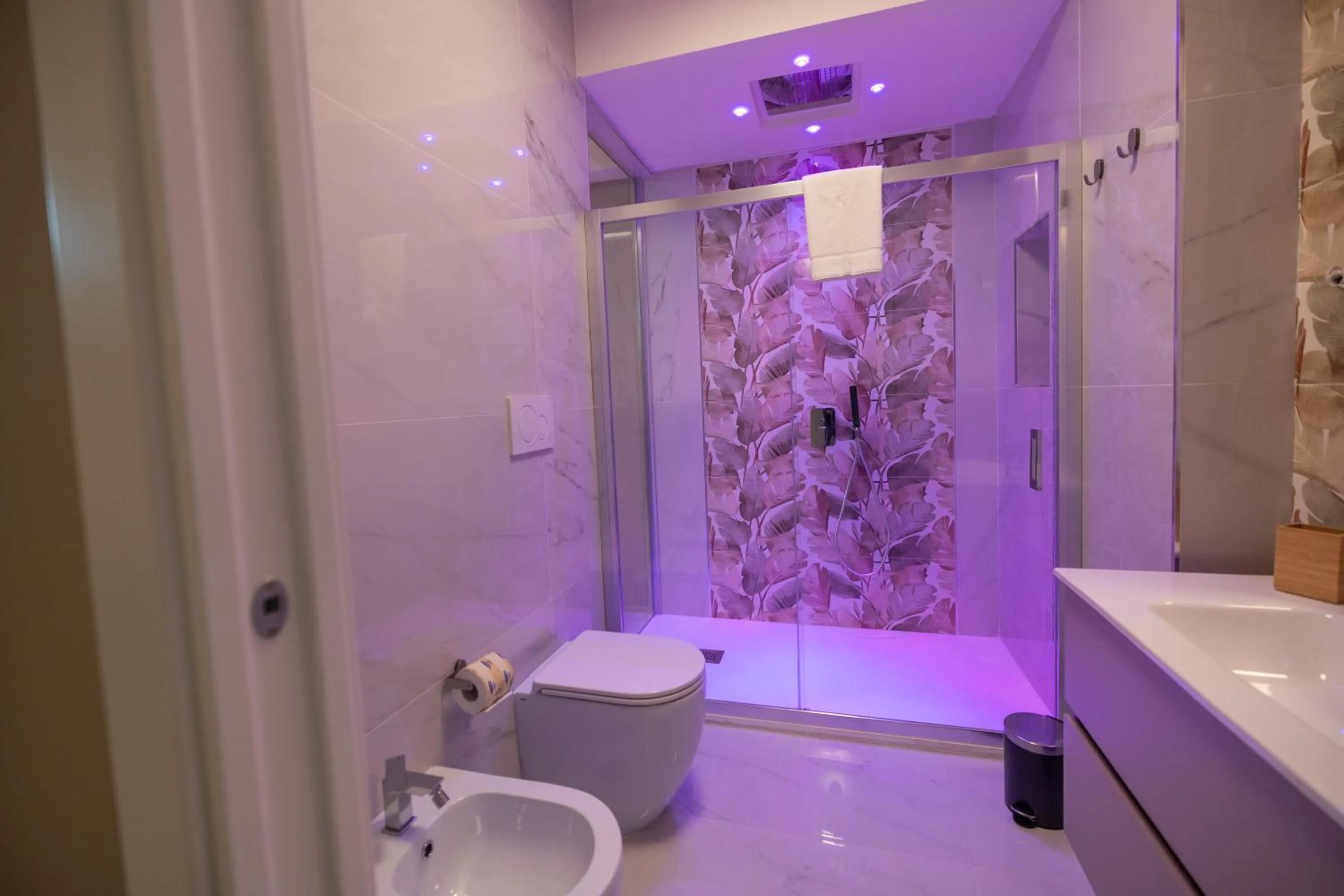 Shower in Luxury Rooms