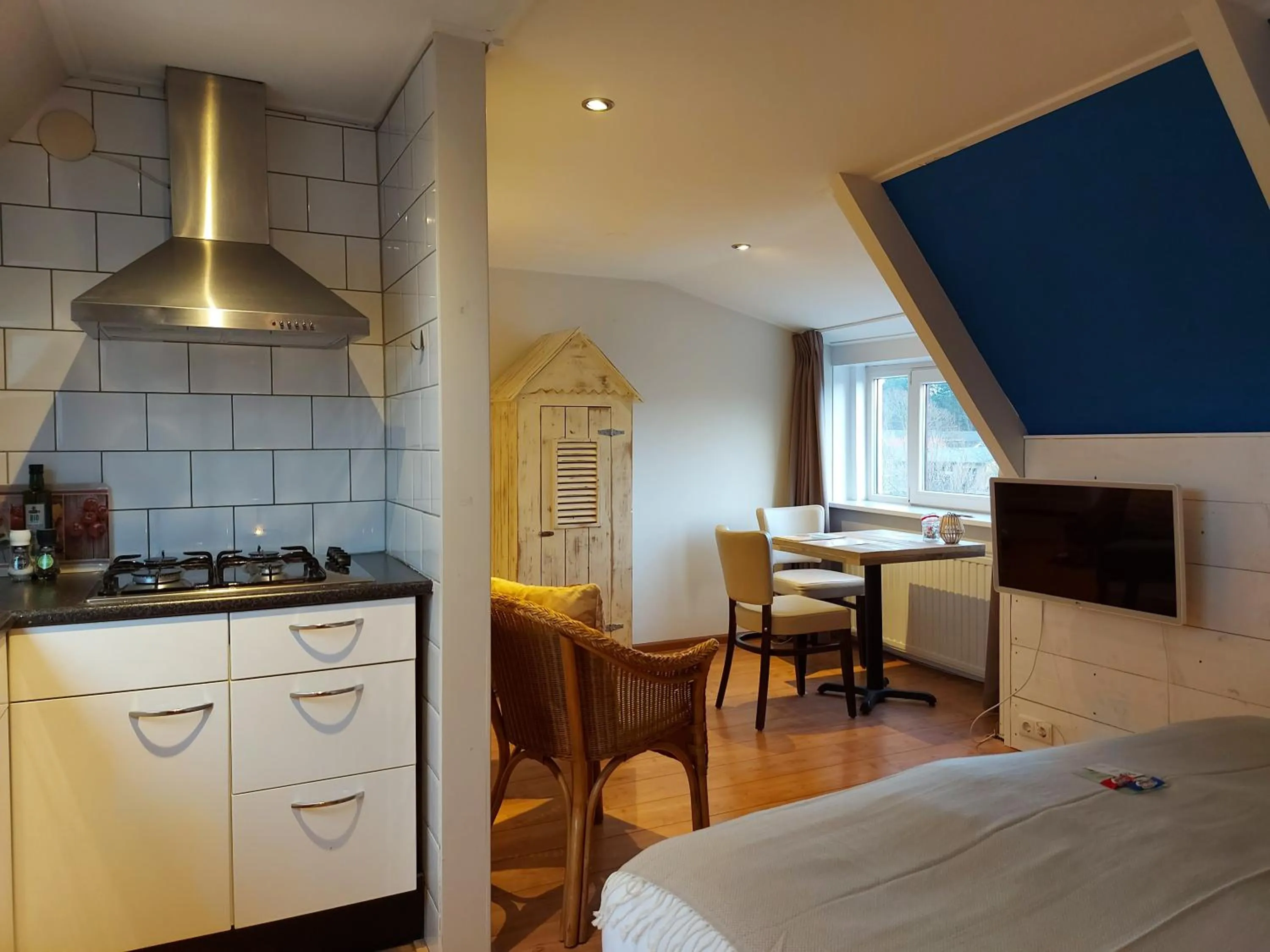 Kitchen or kitchenette, Bed in Prins Appartementen