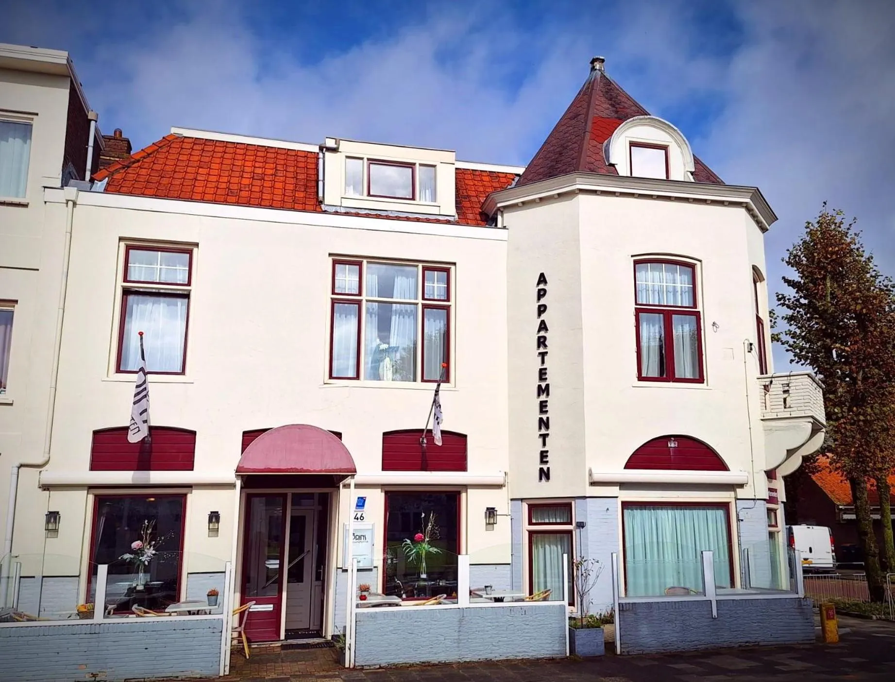 Property building in Prins Appartementen