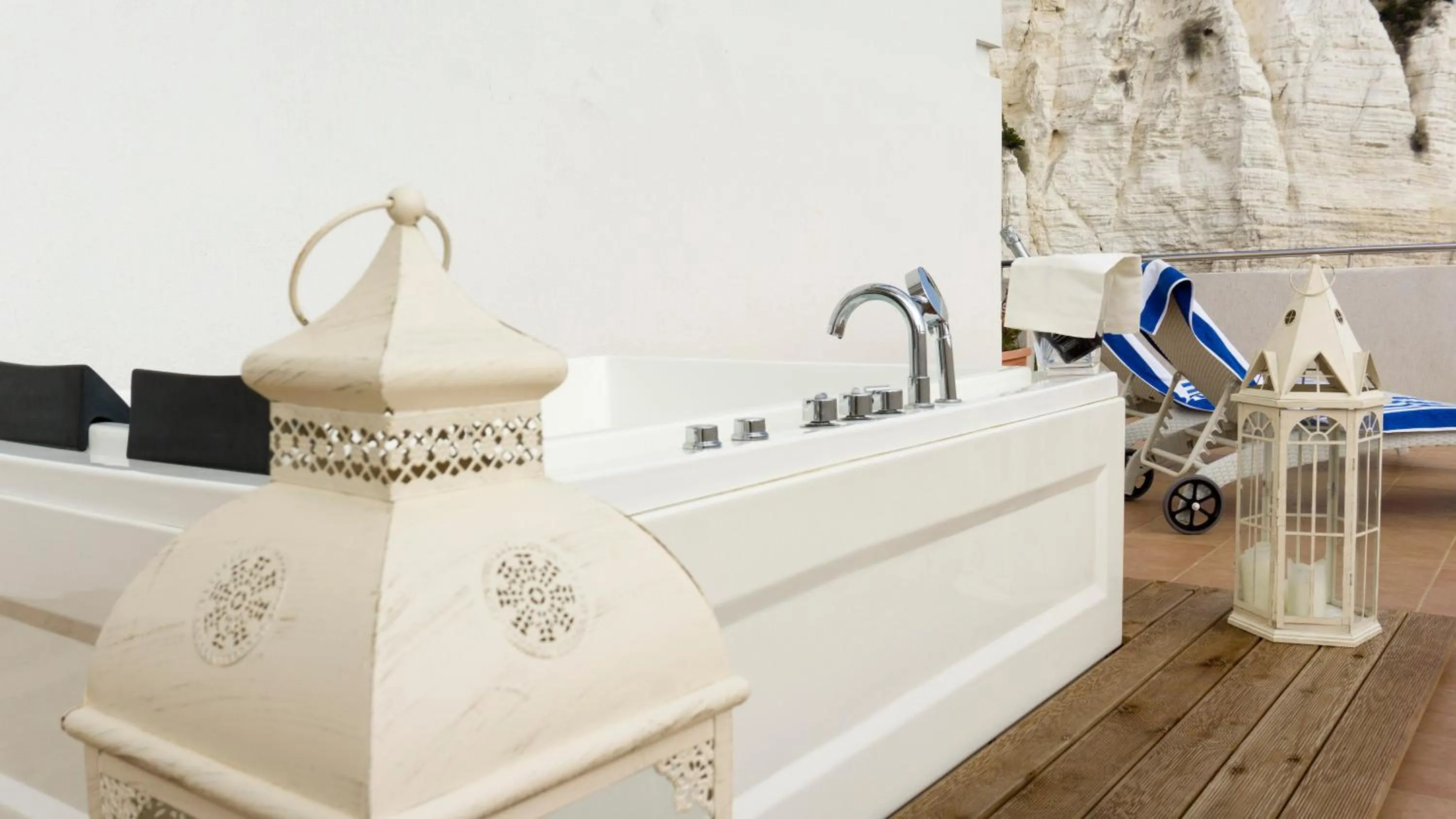 Property building in Hotel Scialara