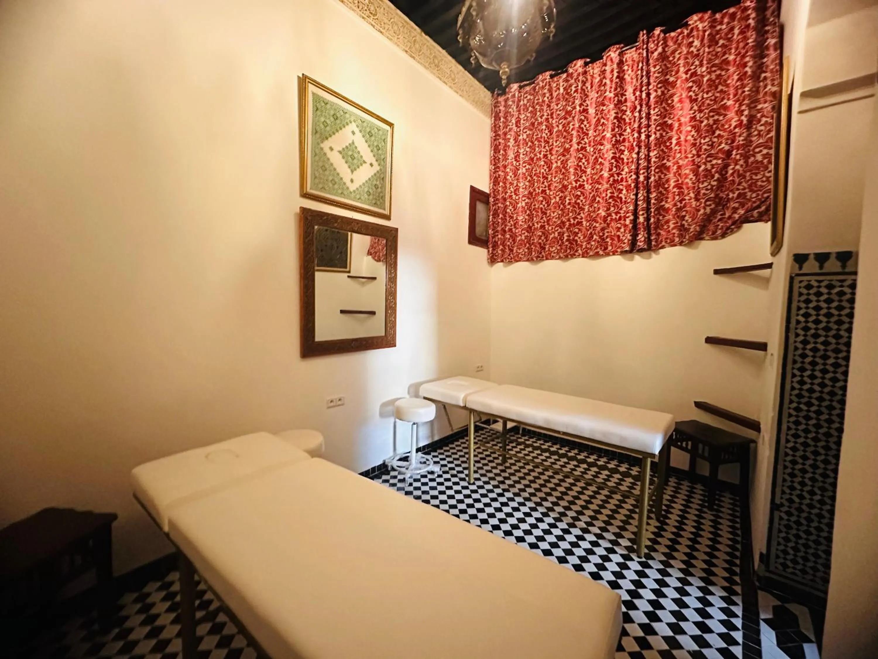 Massage, Bed in Riad Dar Tahri & SPA