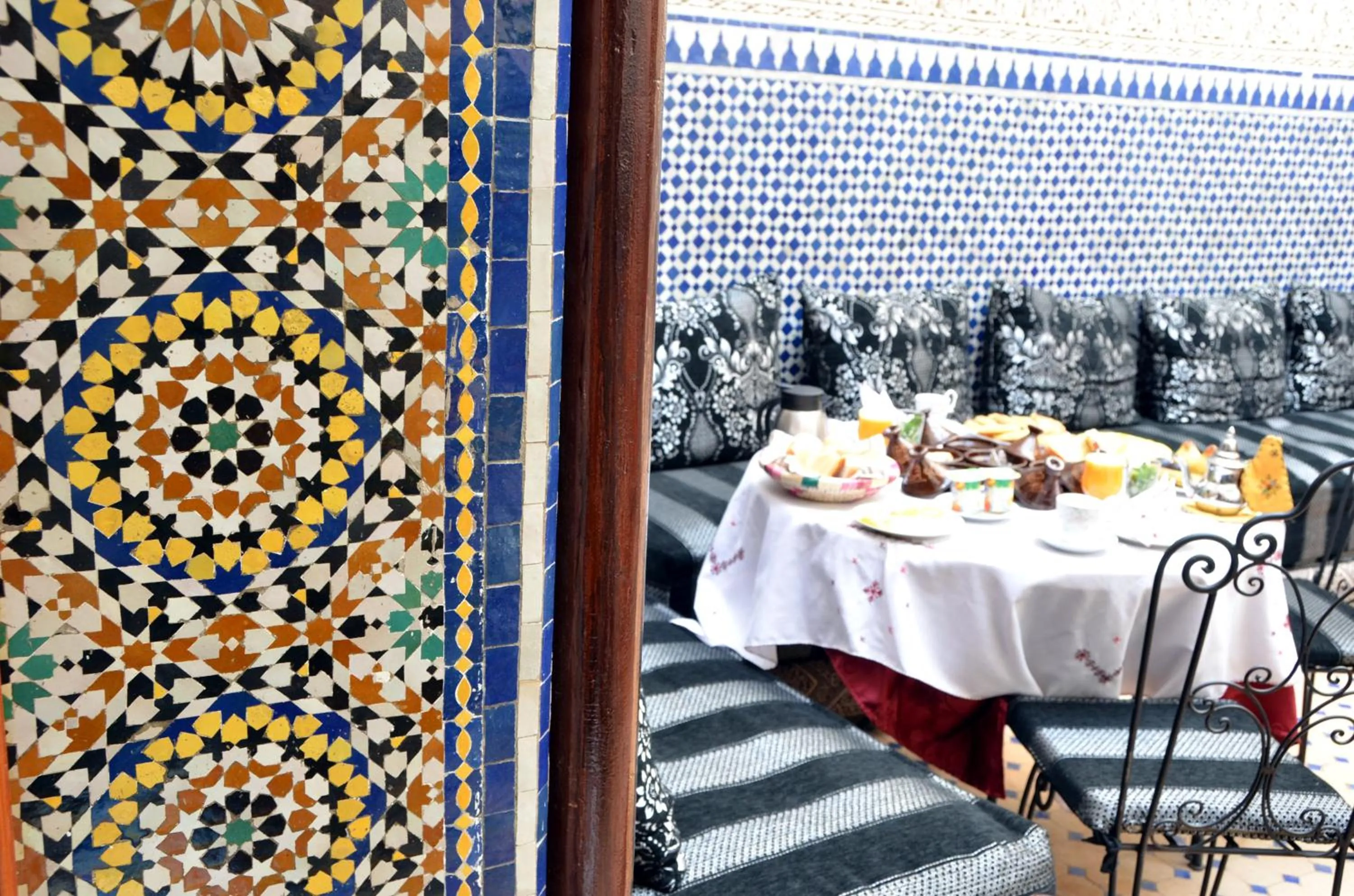 Dining area in Riad Dar Tahri & SPA
