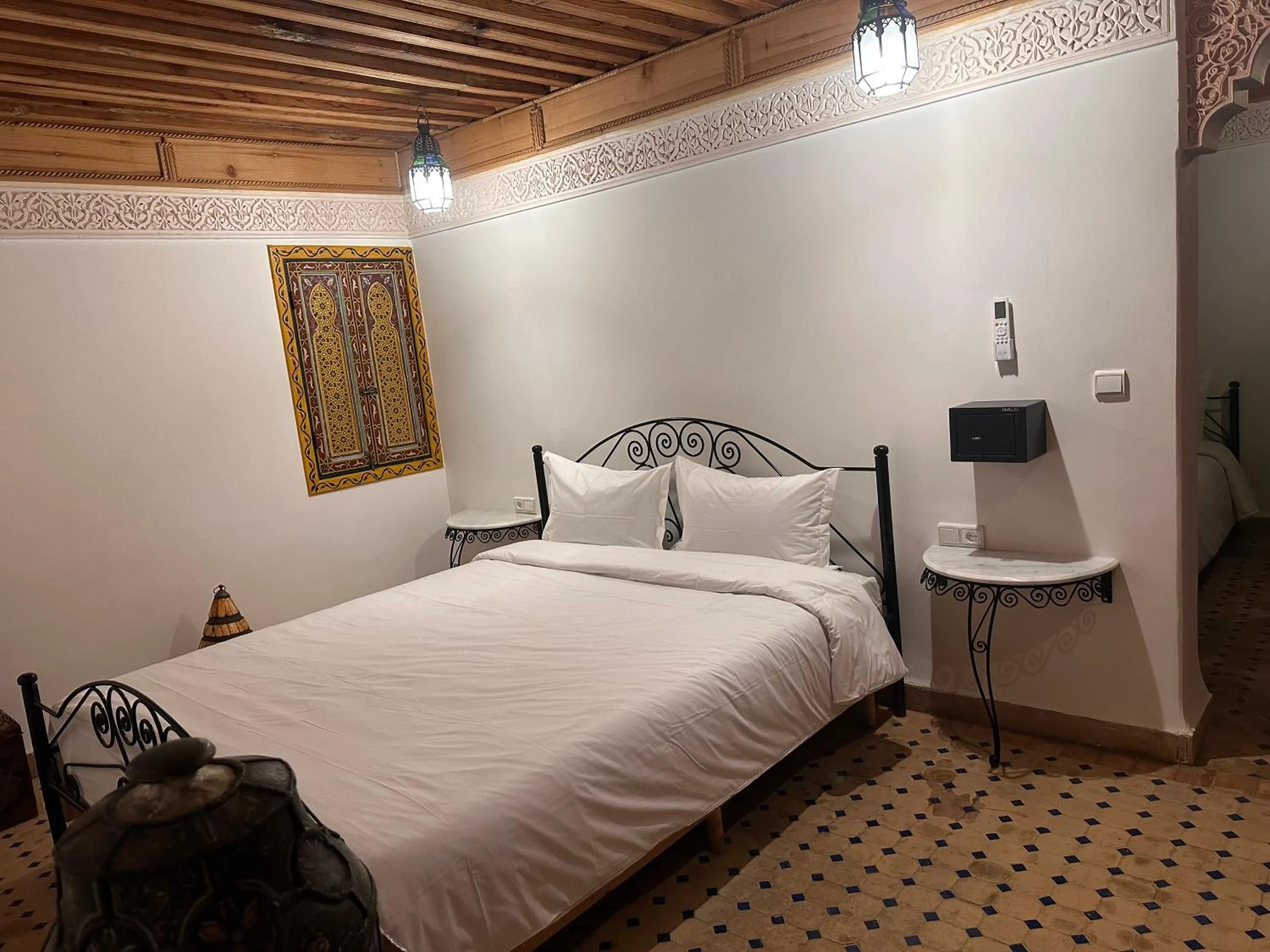 Bed in Riad Dar Tahri & SPA