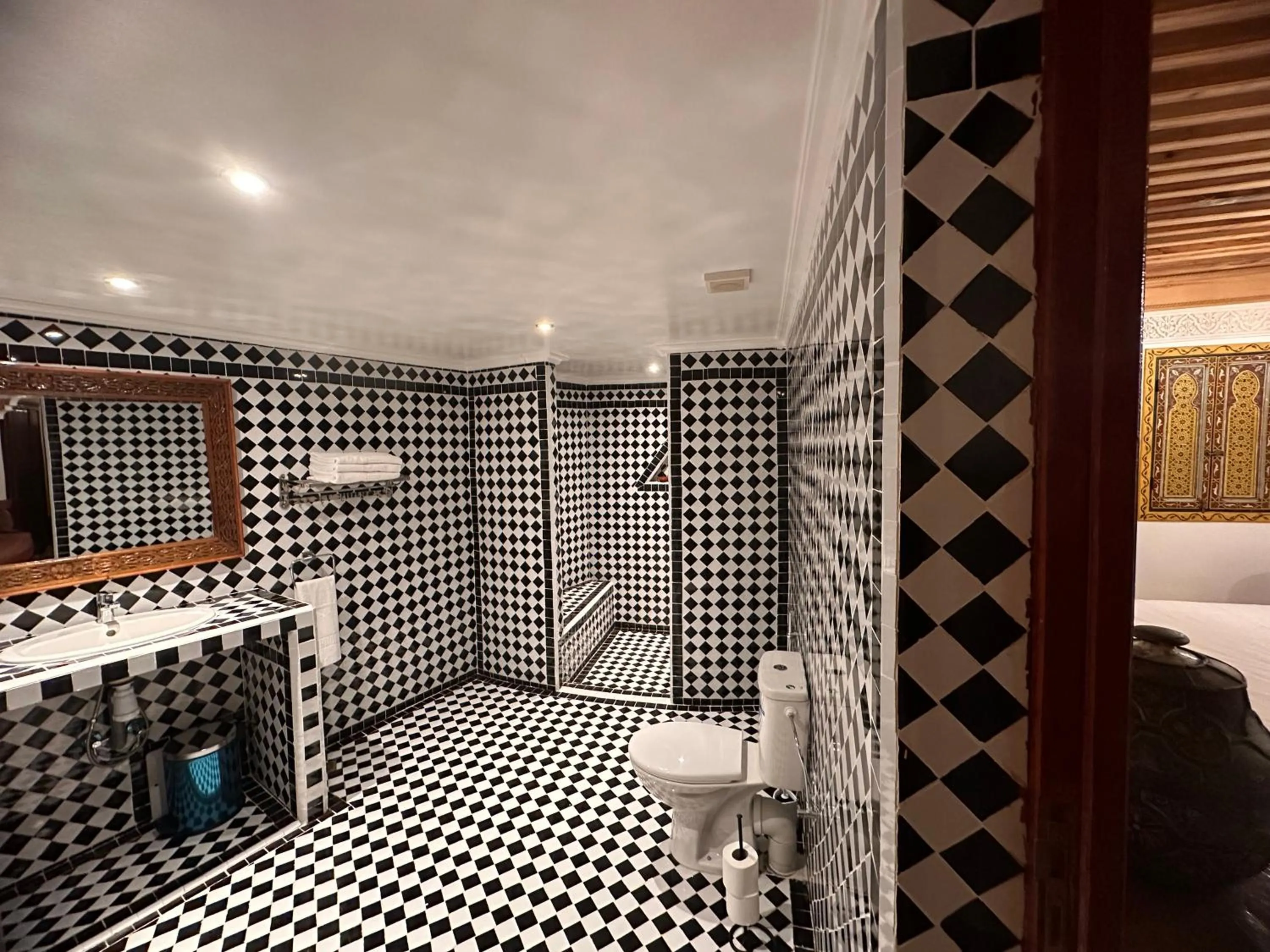 Bathroom in Riad Dar Tahri & SPA