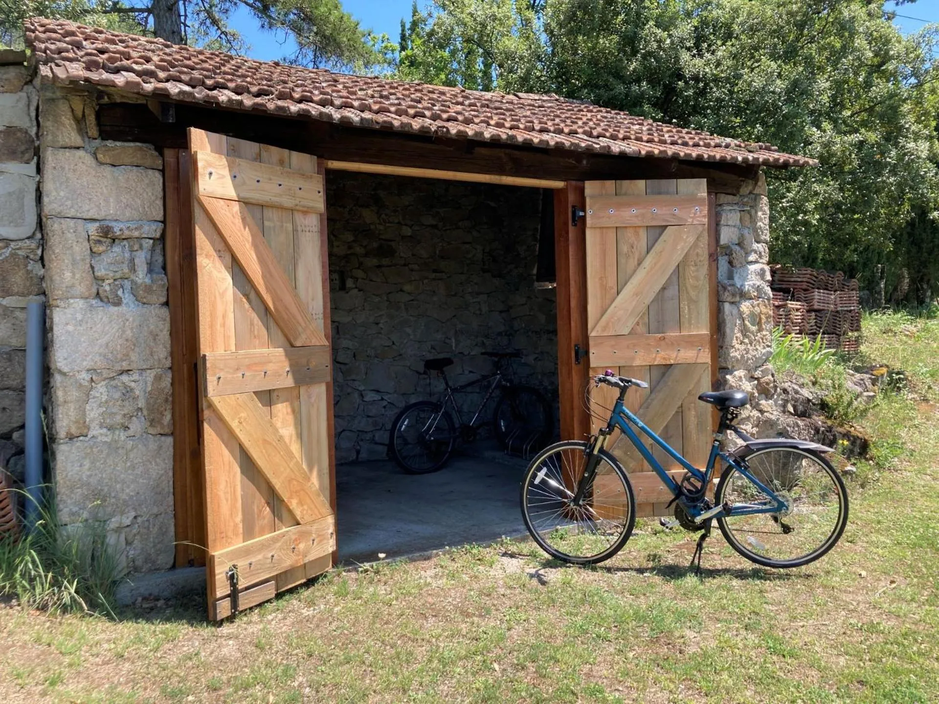 Cycling in Mas de la Giralde - Gites