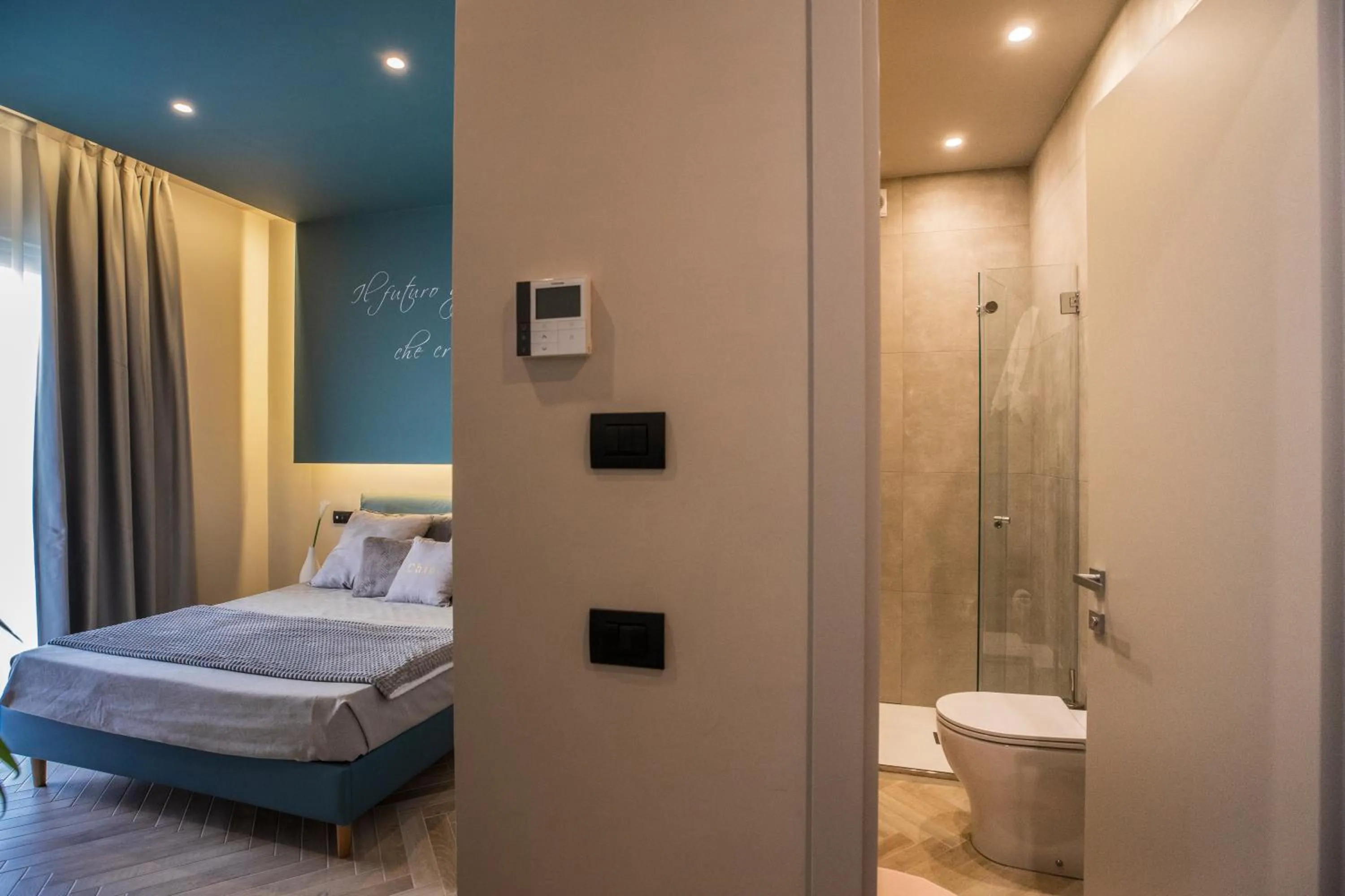 Shower, Bed in Hotel Europa