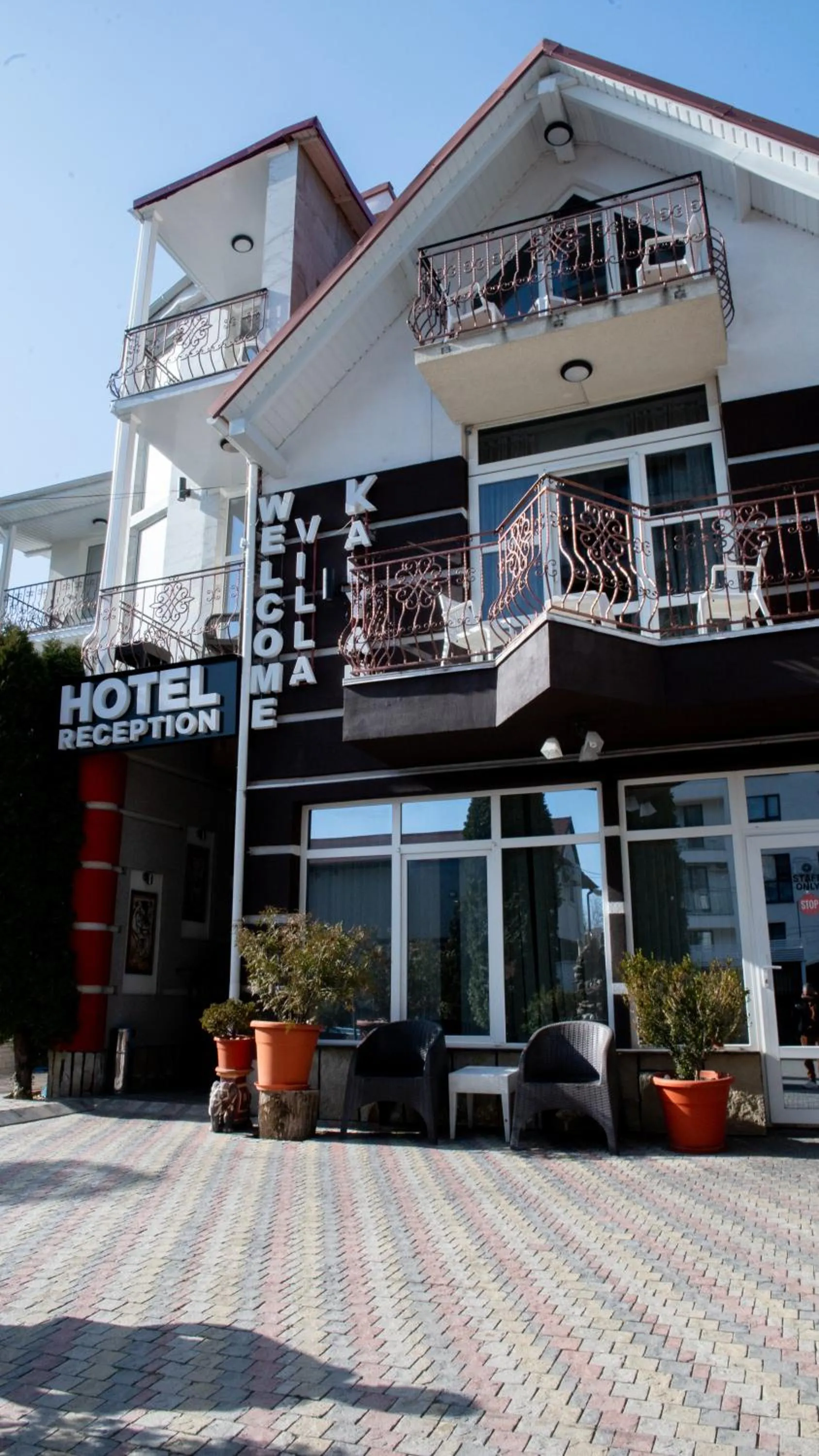 Property building in Hotel Kalyan & Spa