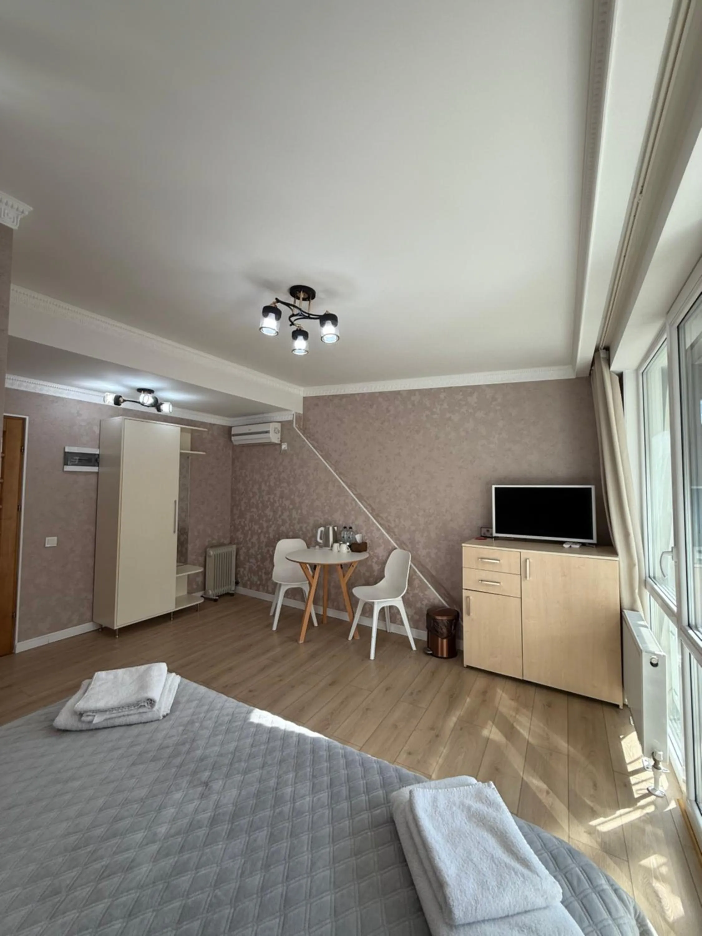 Photo of the whole room, Bed in Hotel Kalyan & Spa