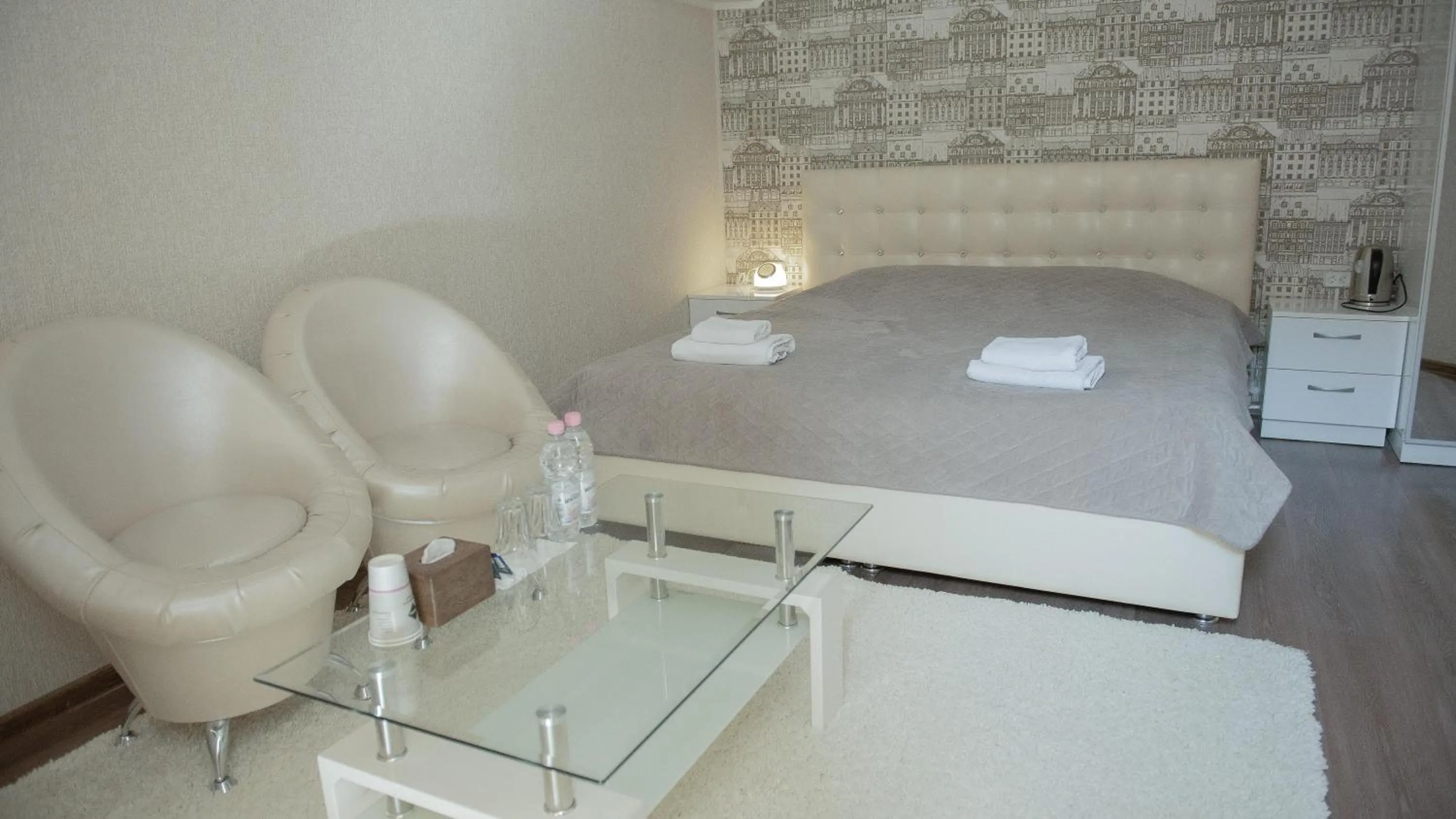 Photo of the whole room, Bed in Hotel Kalyan & Spa