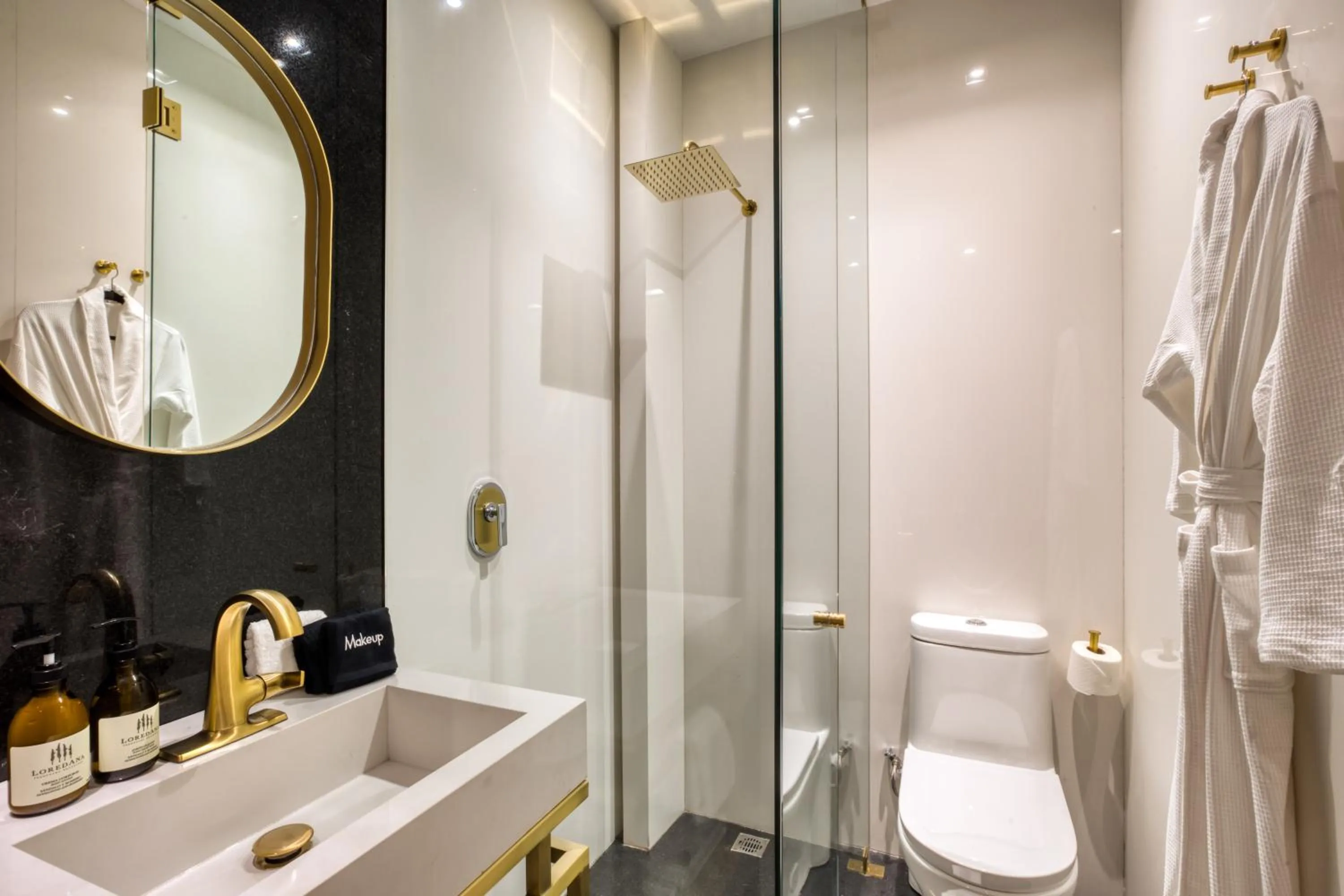 Toilet in El Alfonsa