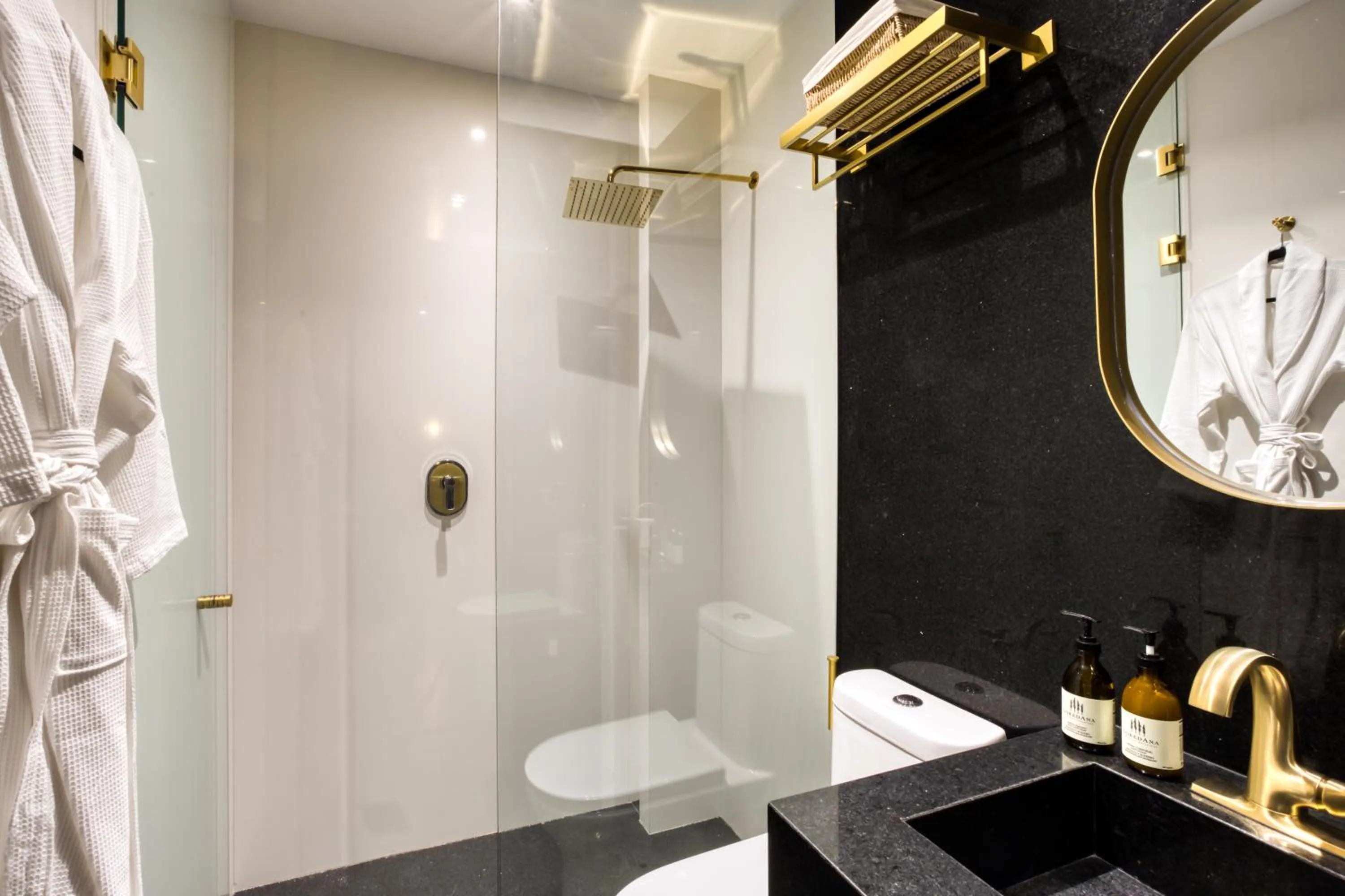 Shower in El Alfonsa