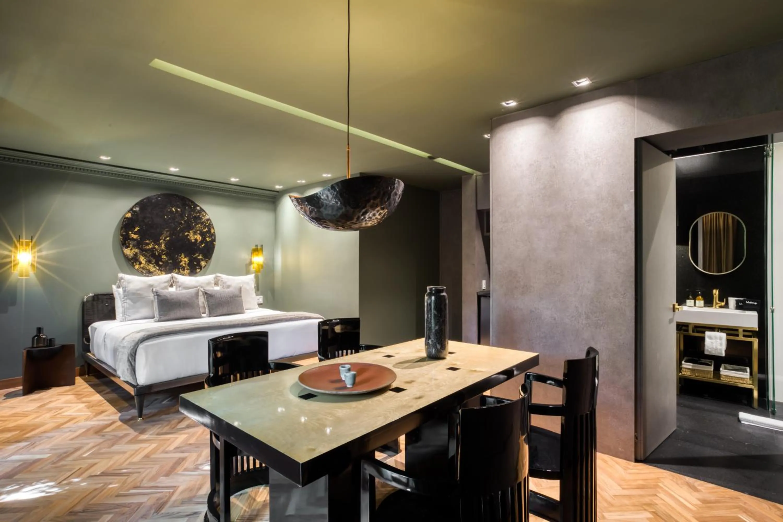 Dining area, Bed in El Alfonsa