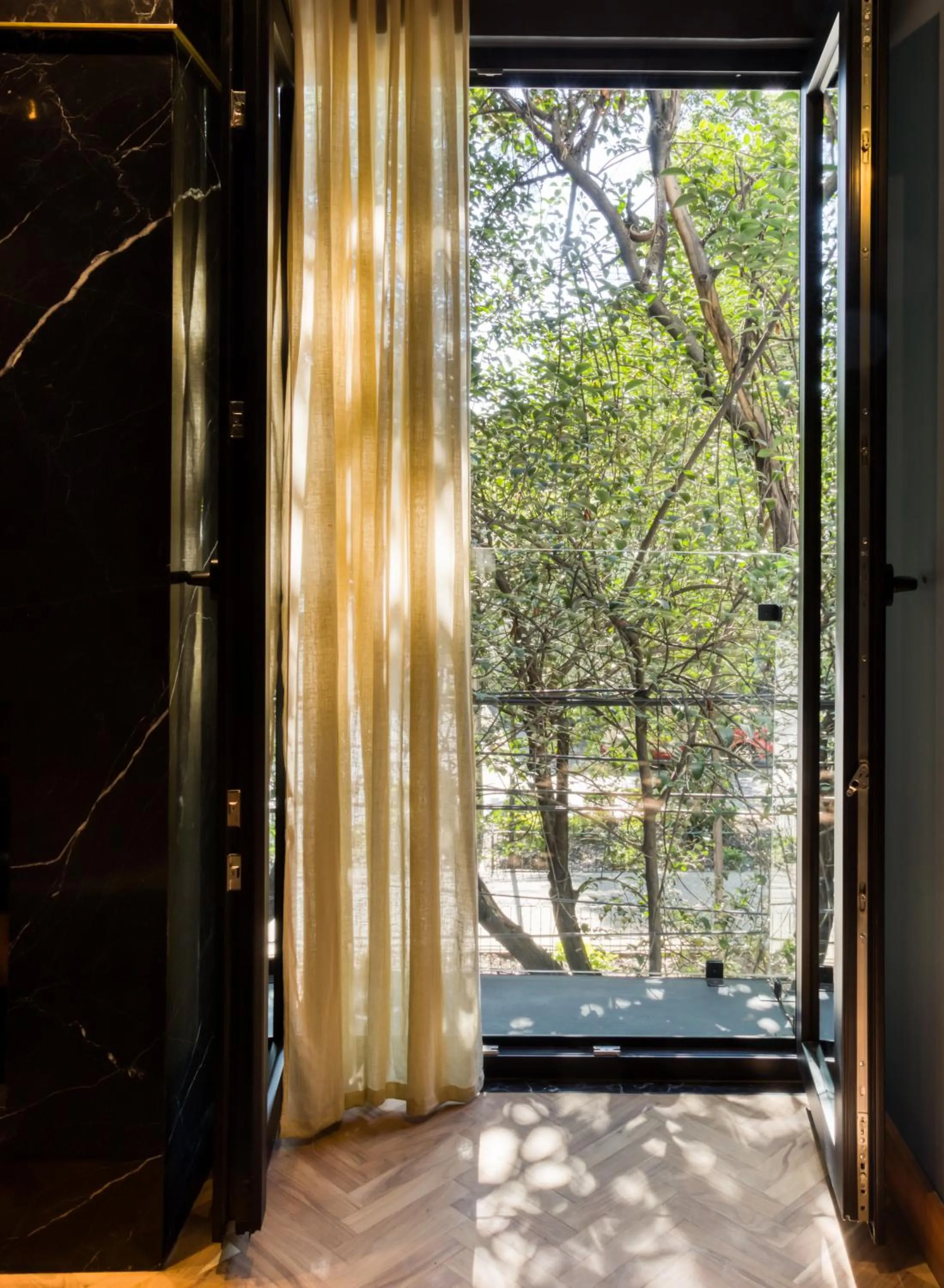 Quiet street view in El Alfonsa