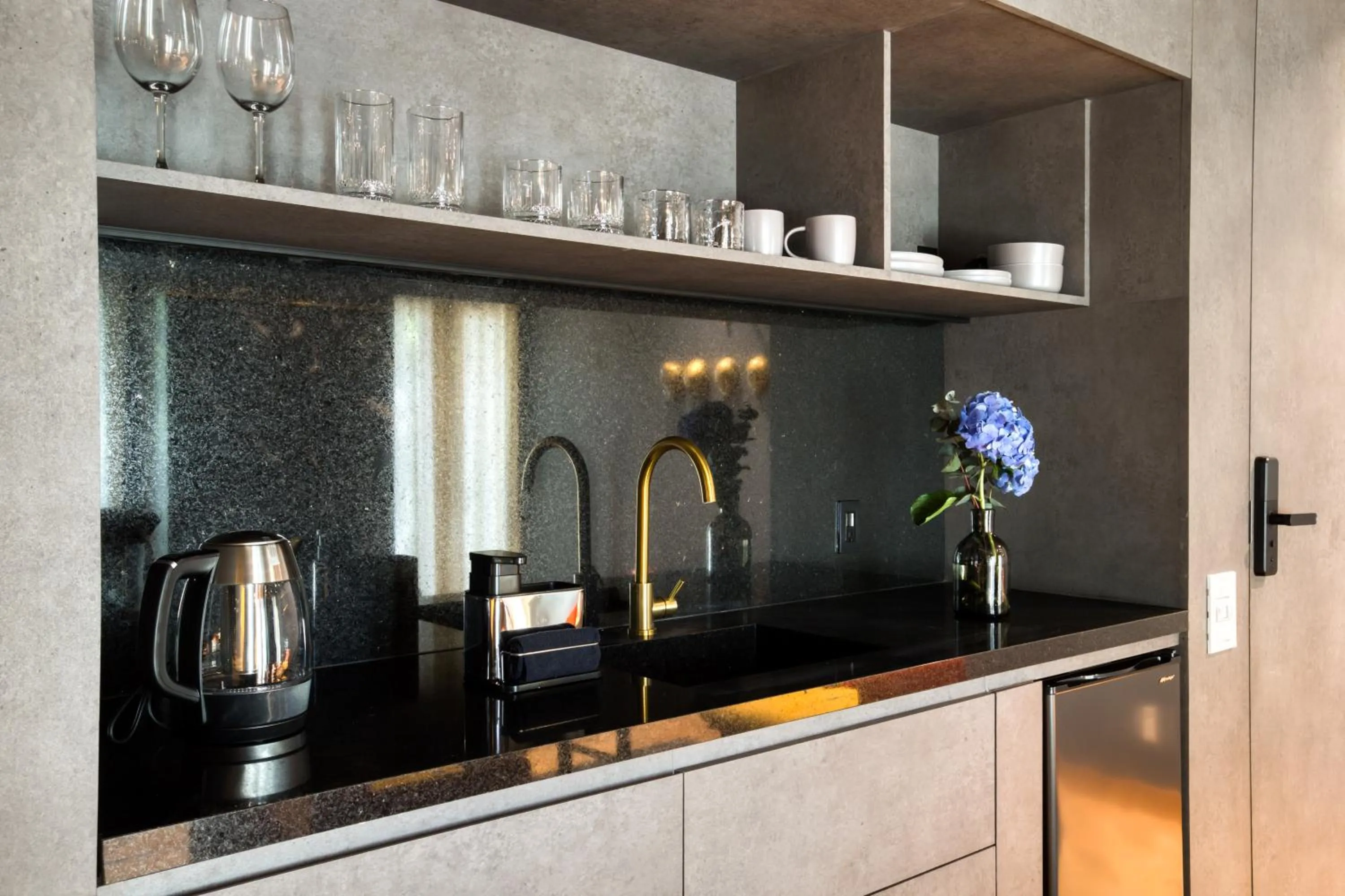 Coffee/tea facilities in El Alfonsa