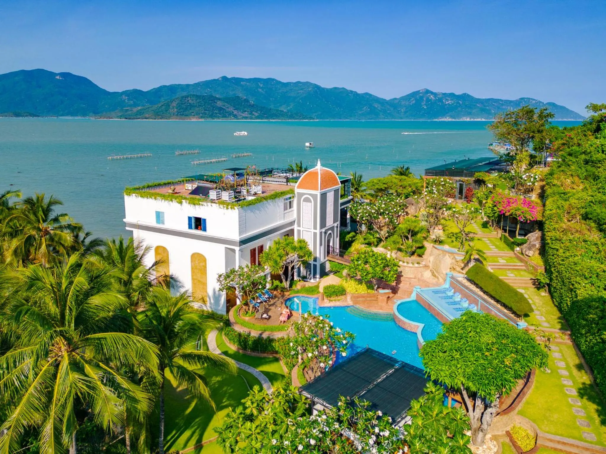 Property building in Green Oasis Nha Trang Resort