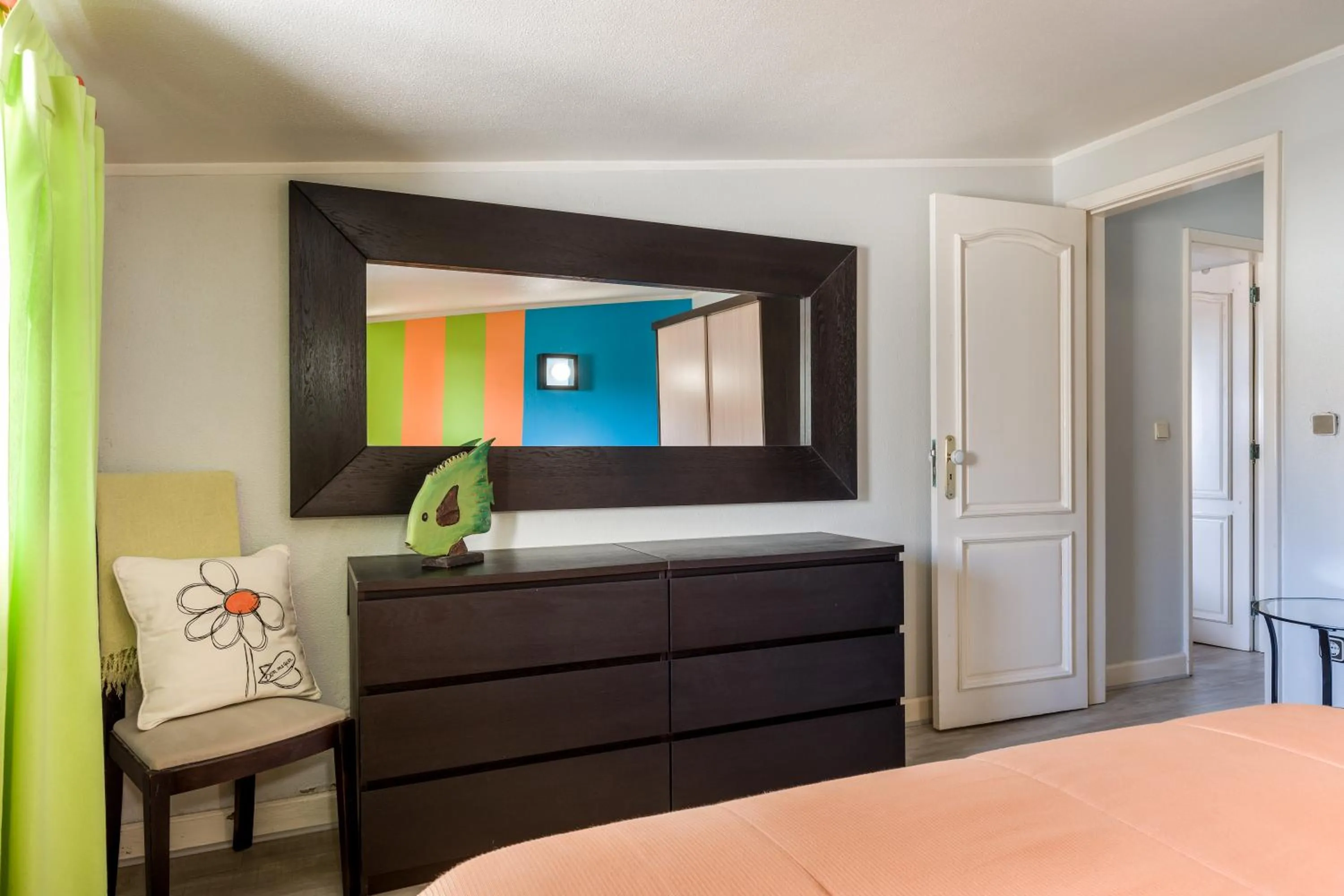 Photo of the whole room, Bed in HC Torreira Beach
