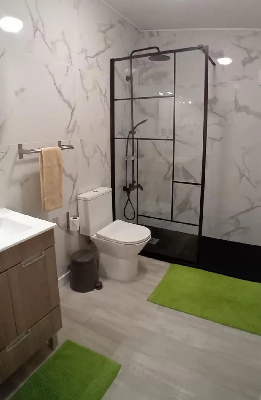 Bathroom in HC Torreira Beach