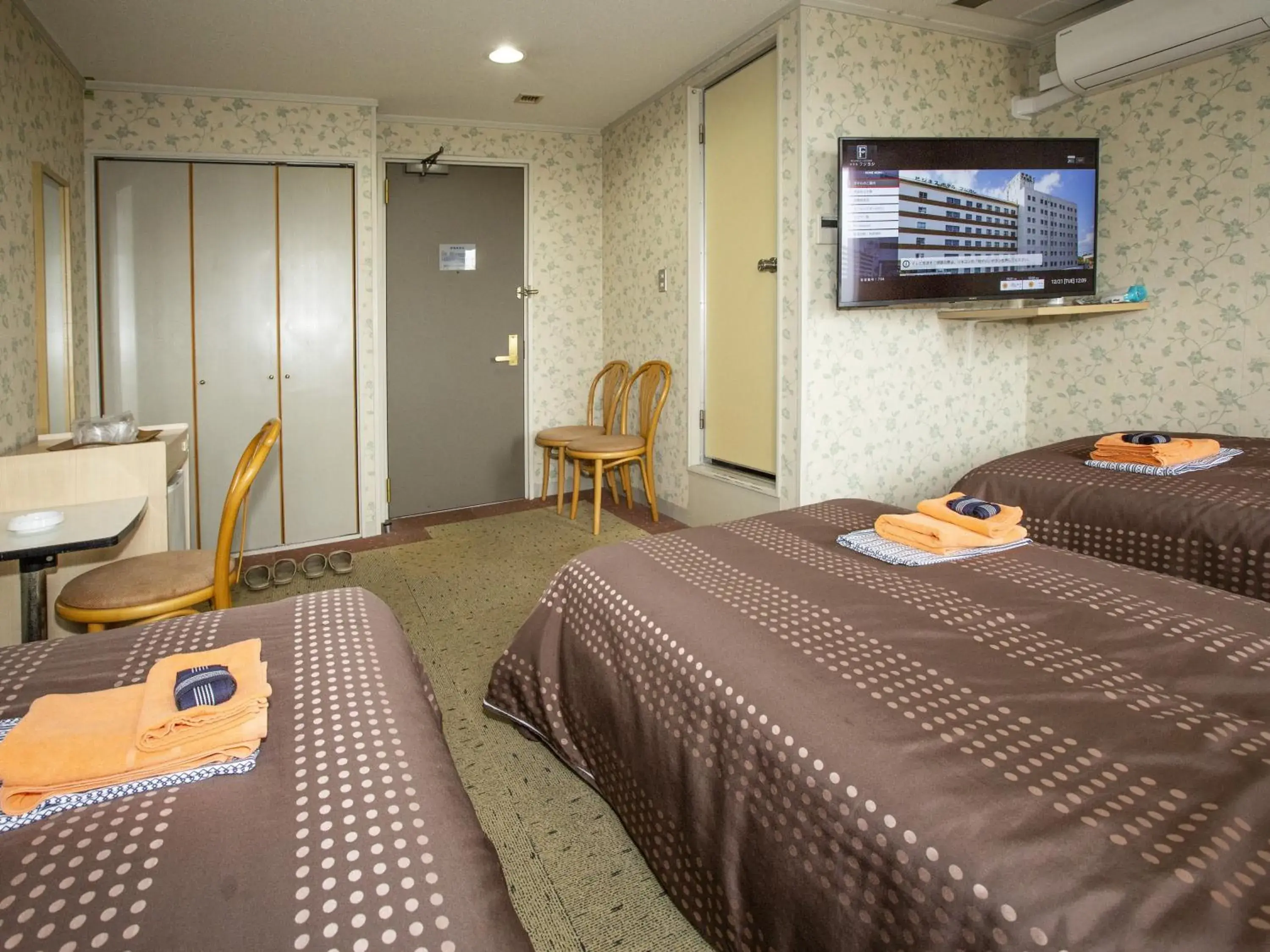 Photo of the whole room, Bed in Hotel Fujiyoshi Photo of the whole room, Bed in Hotel Fujiyoshi