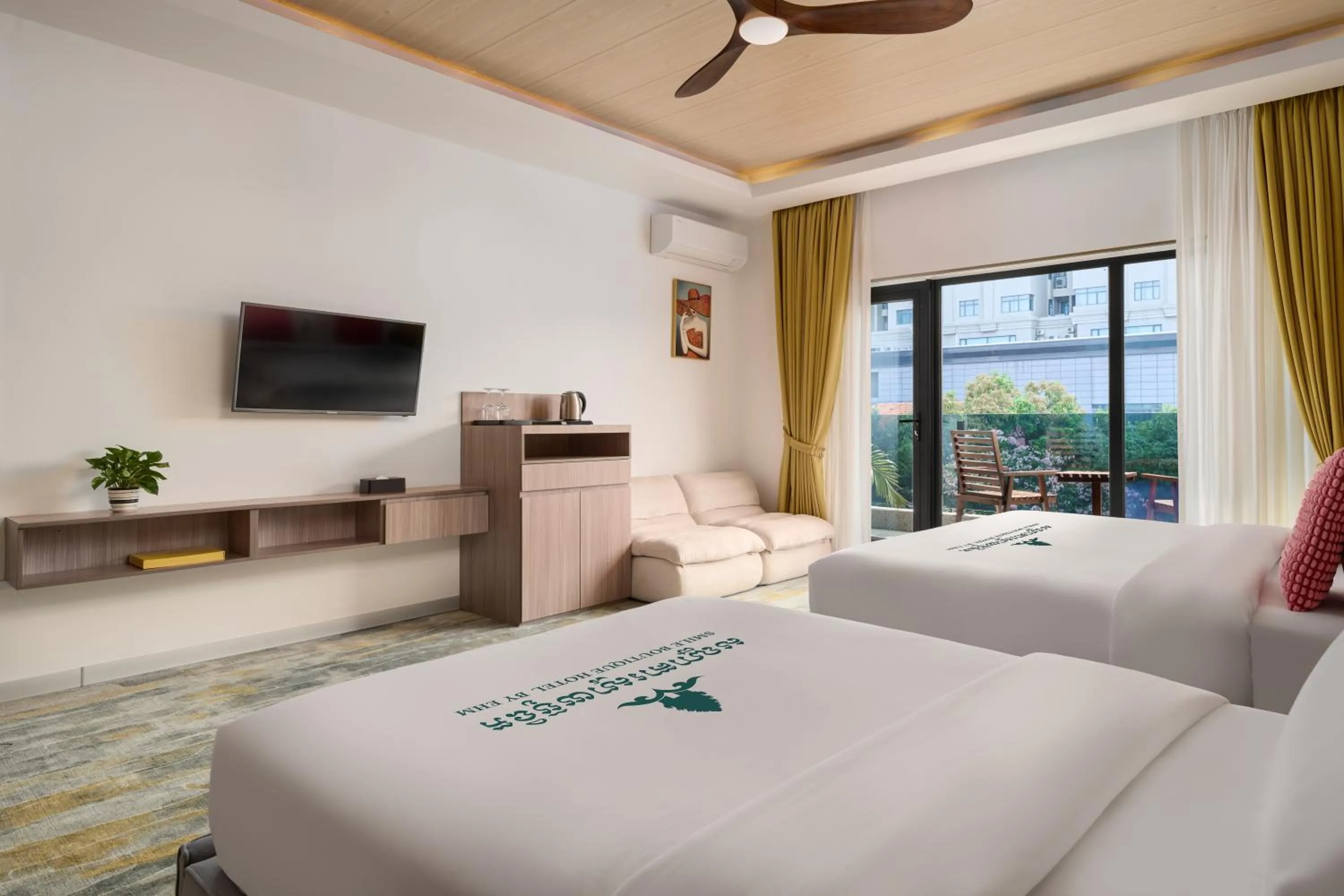 View (from property/room), Bed in Smile Boutique Hotel by EHM