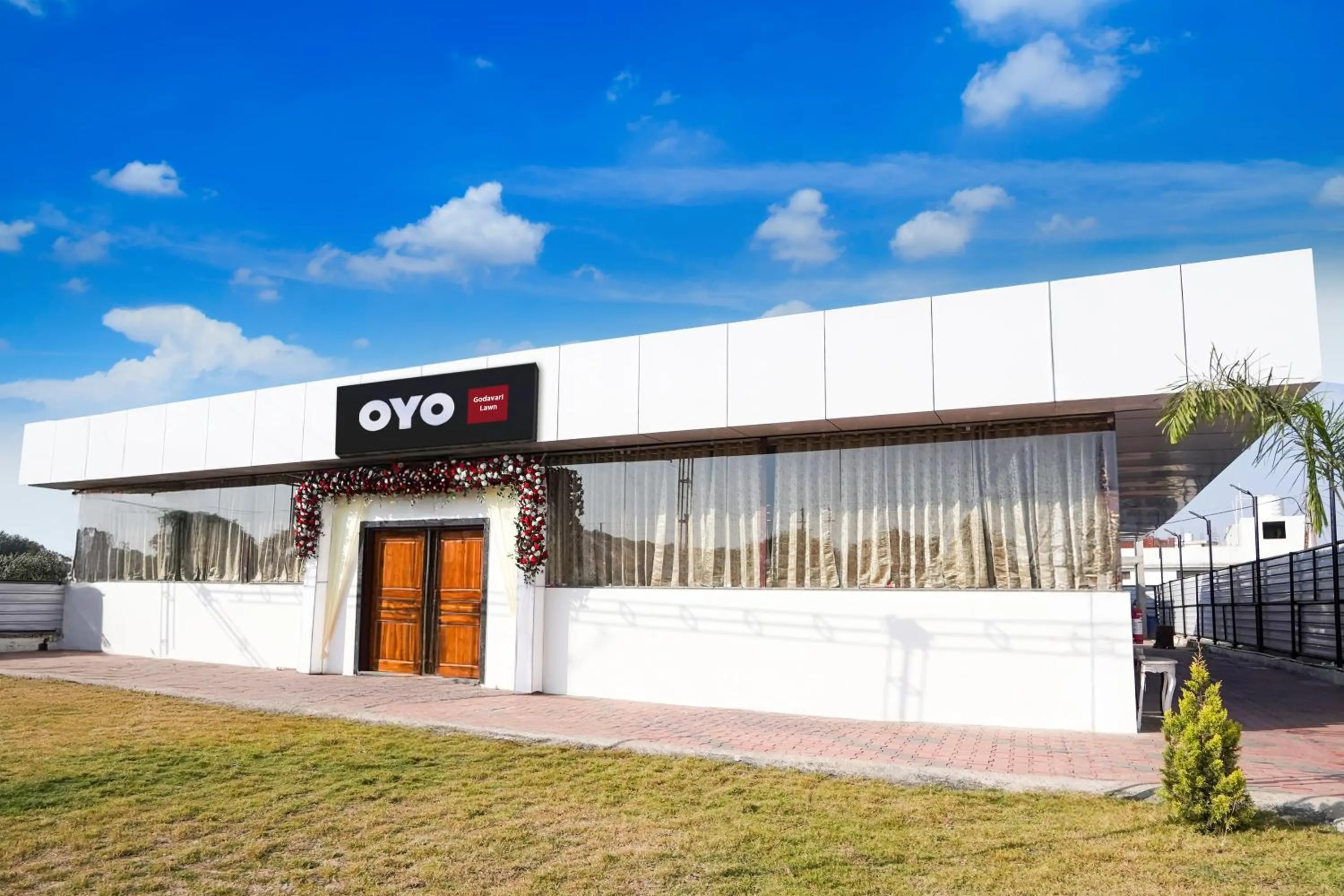Facade/entrance in Hotel O Godavari Lawn