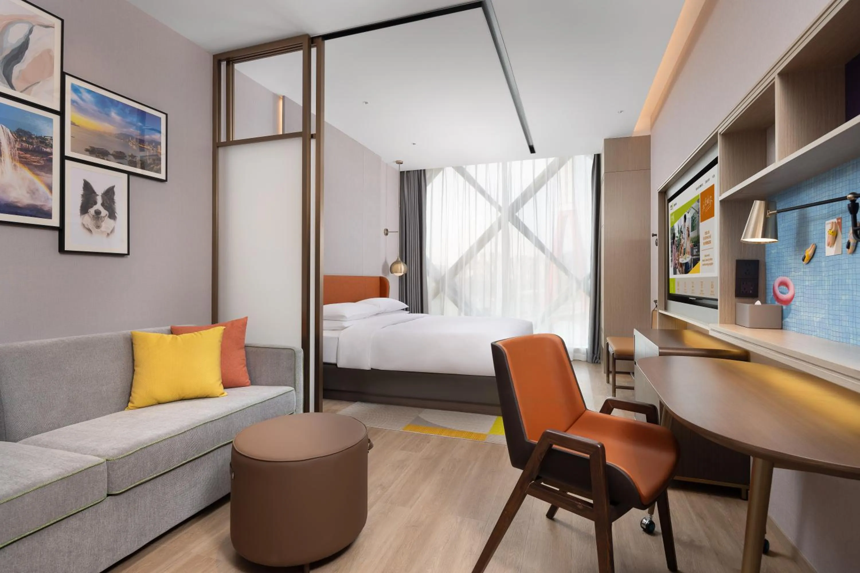 Photo of the whole room, Bed in Home2 Suite by Hilton Chongqing Wanzhou