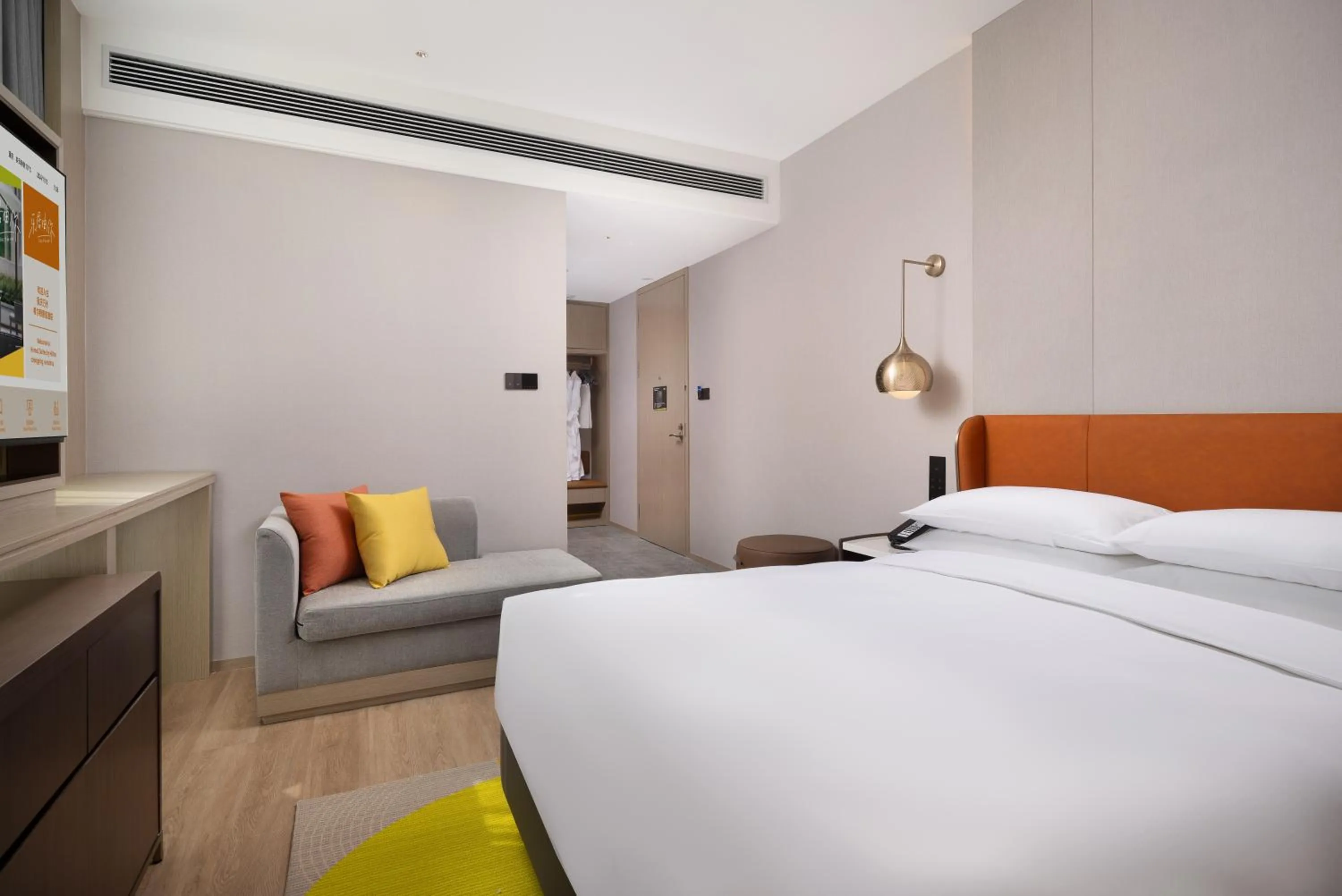 Photo of the whole room, Bed in Home2 Suite by Hilton Chongqing Wanzhou