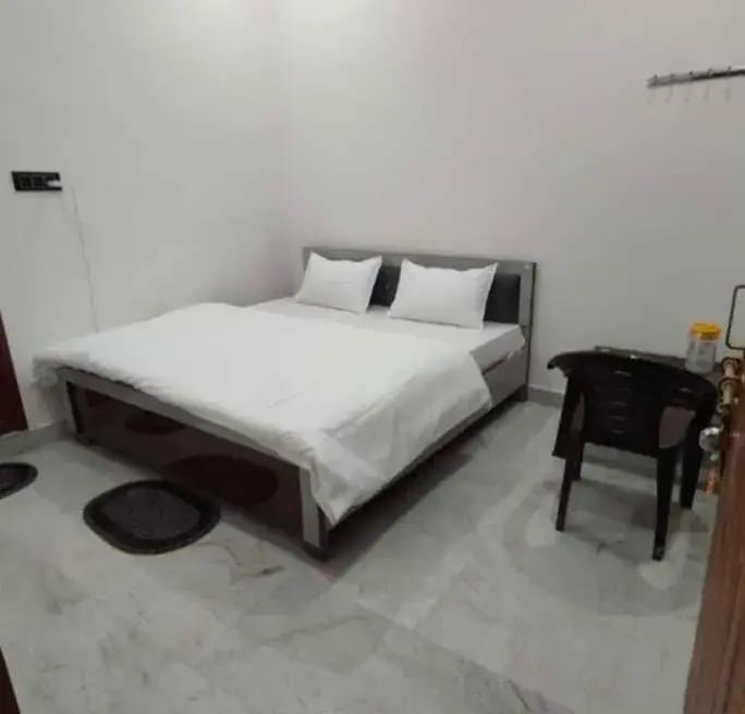 Hotel O by OYO Avantika Palace Hotel O by OYO Avantika Palace