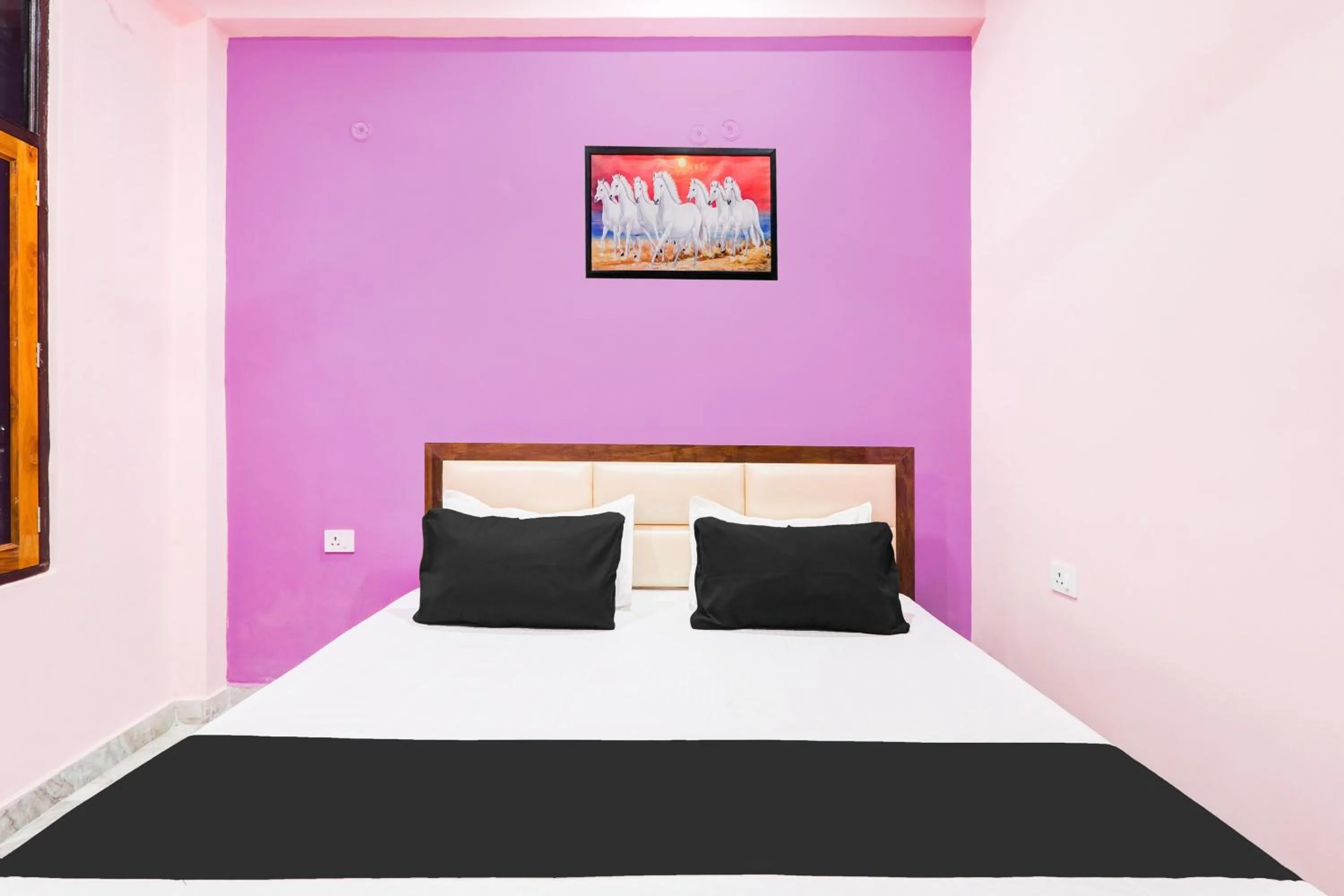 Bedroom, Bed in Hotel O Raj Palace