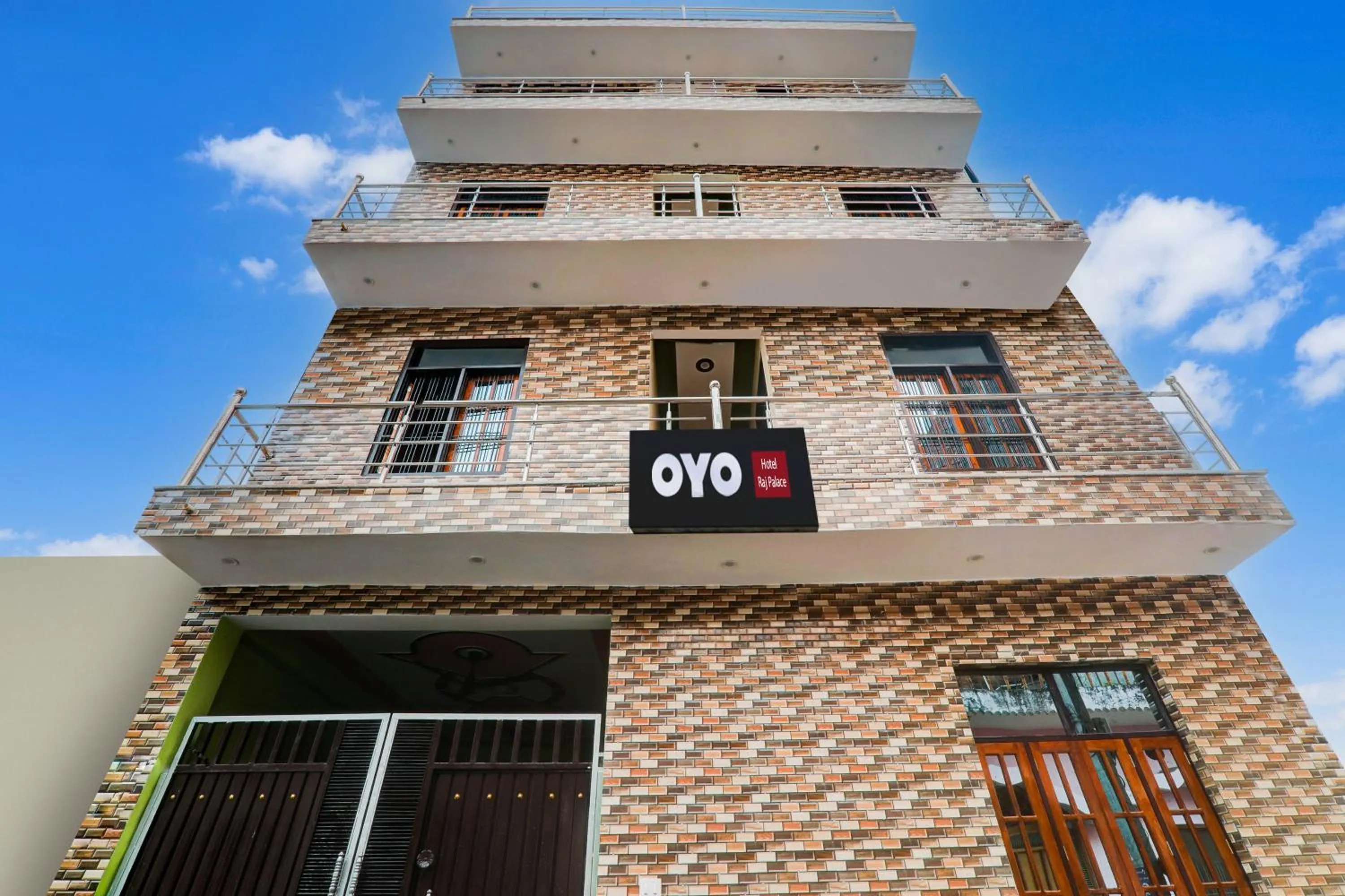 Facade/entrance in Hotel O Raj Palace