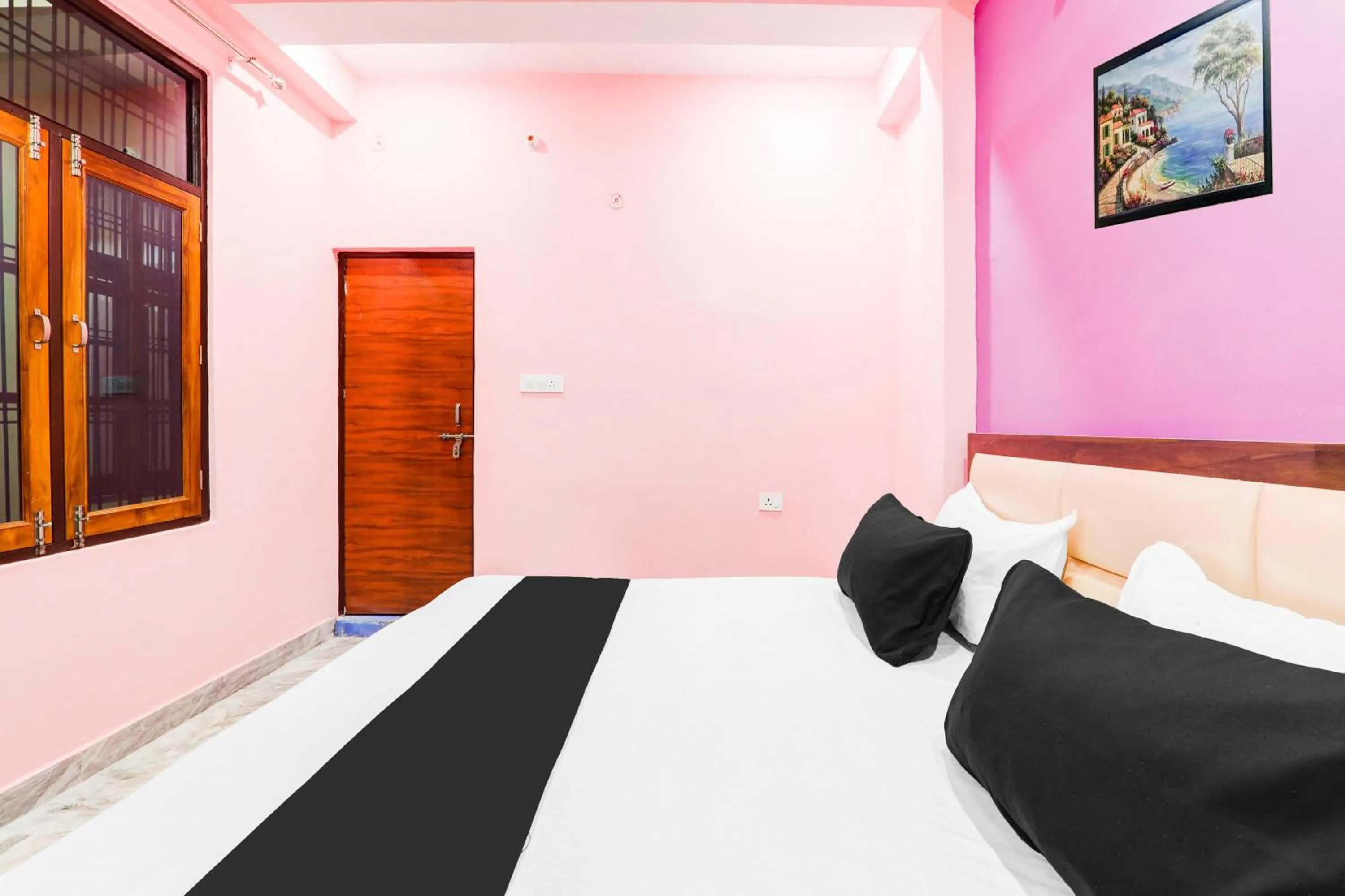 Facade/entrance, Bed in Hotel O Raj Palace