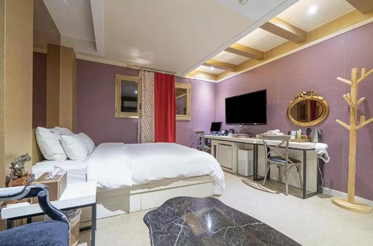 Deluxe Room in Shampoo Hotel Incheon
