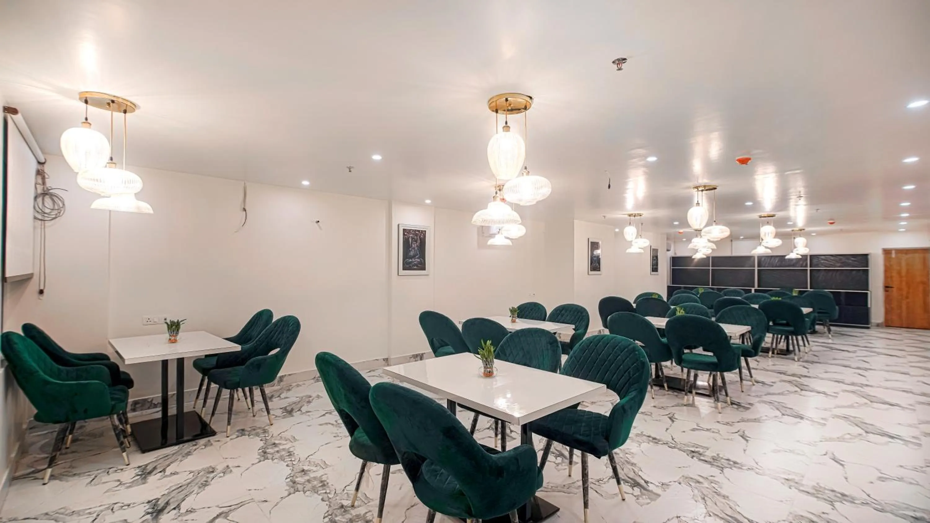 Restaurant/places to eat in Perfectstayz Premium Varanasi