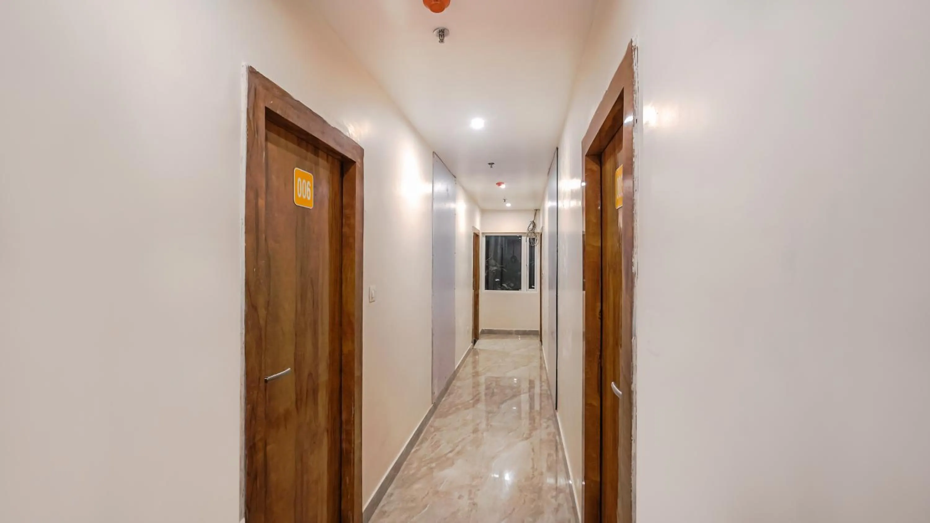 Lobby or reception in Perfectstayz Premium Varanasi