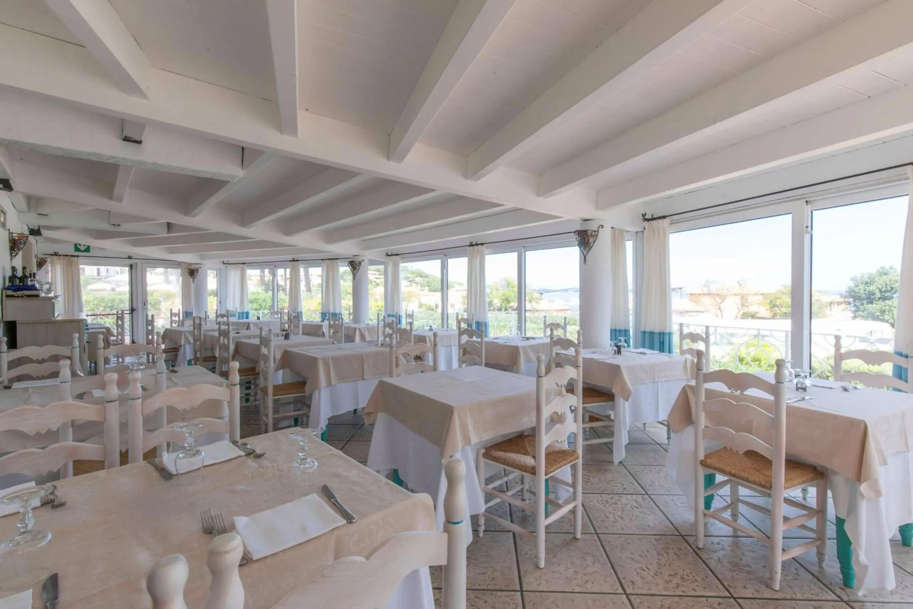 Restaurant/places to eat in HOTIDAY Room Collection - Baja Sardinia Restaurant/places to eat in HOTIDAY Room Collection - Baja Sardinia