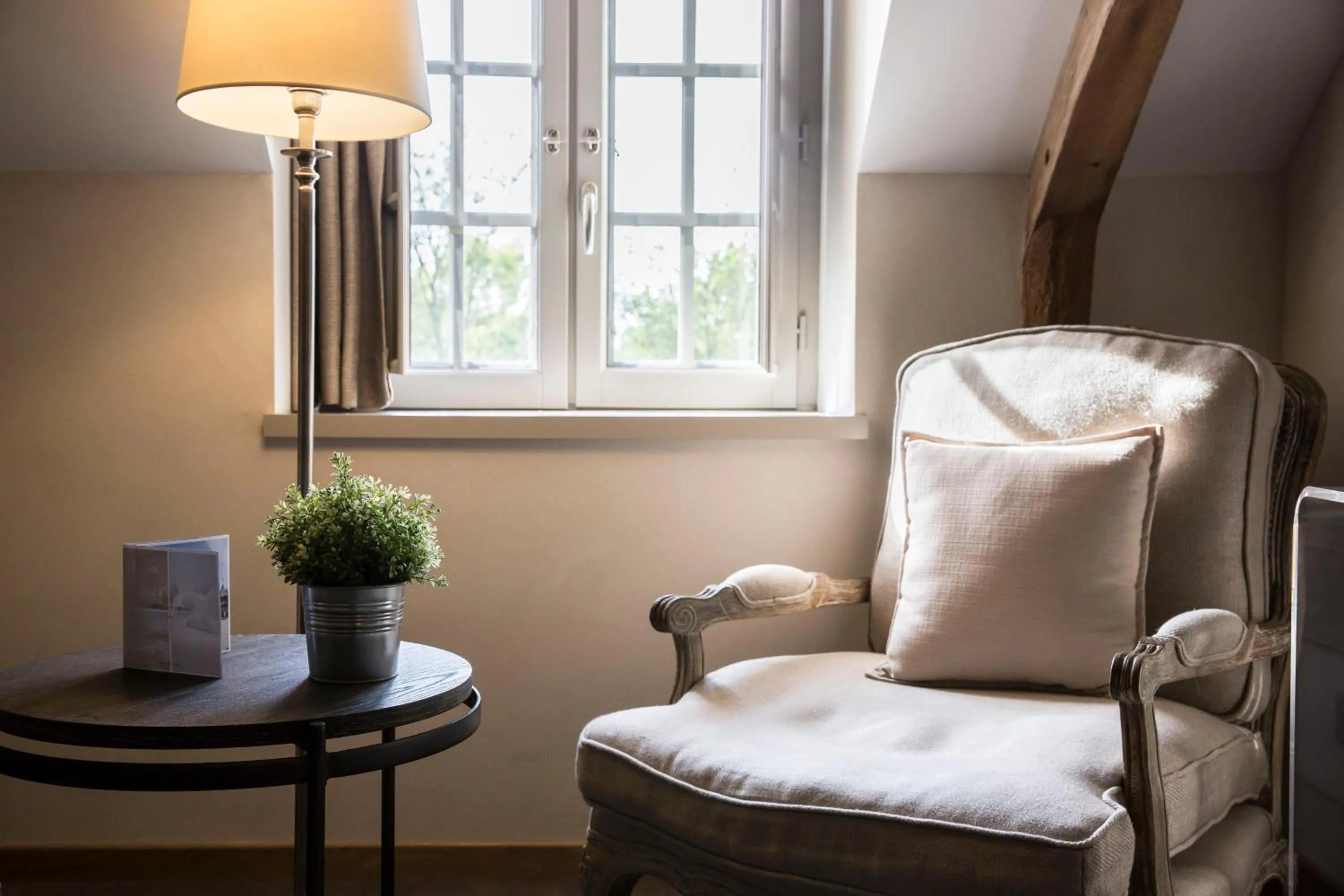 Hotel de L'Abbaye Le Tronchet - Handwritten Collection