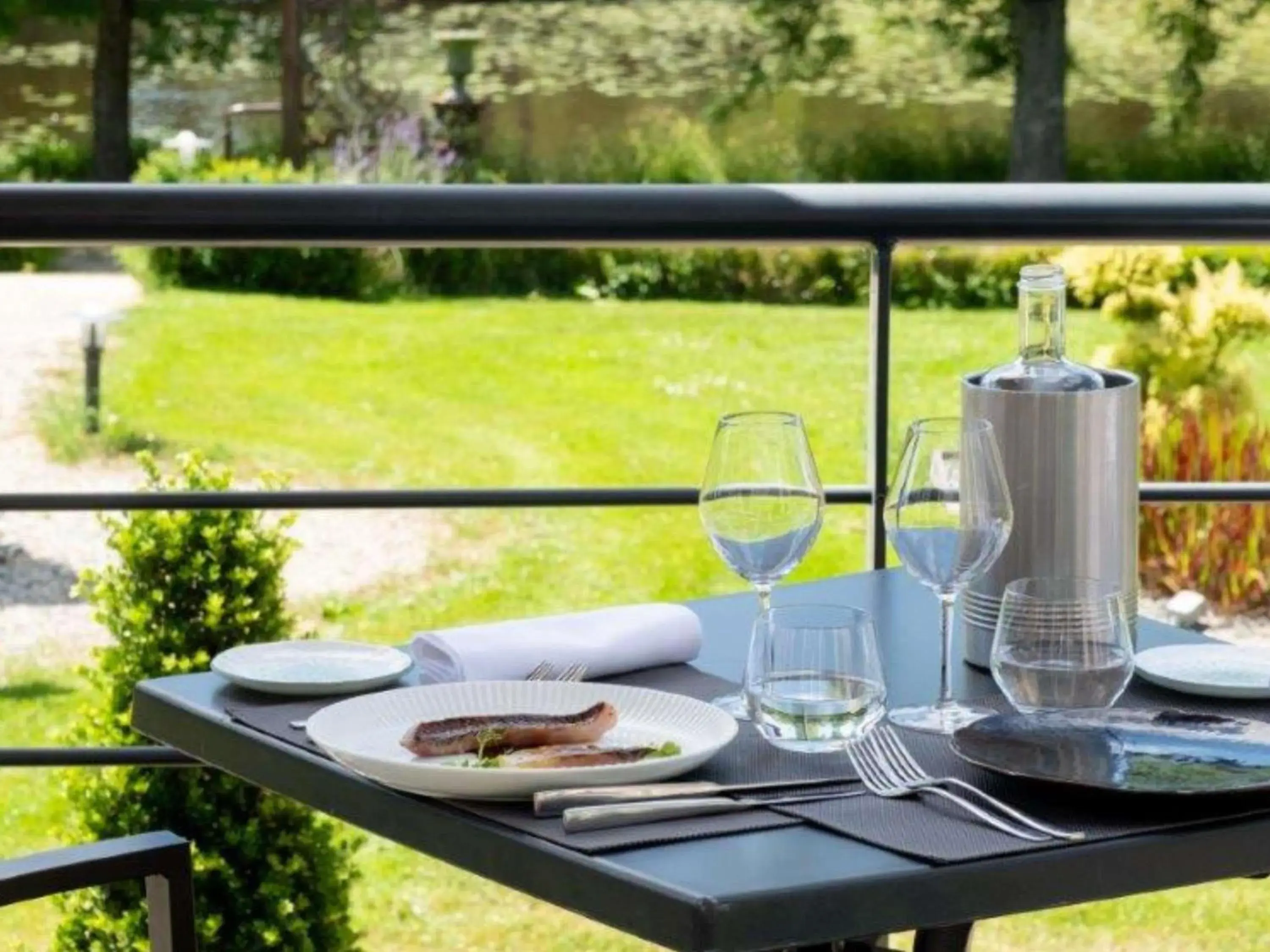 Restaurant/places to eat in Hotel de L'Abbaye Le Tronchet - Handwritten Collection Restaurant/places to eat in Hotel de L'Abbaye Le Tronchet - Handwritten Collection