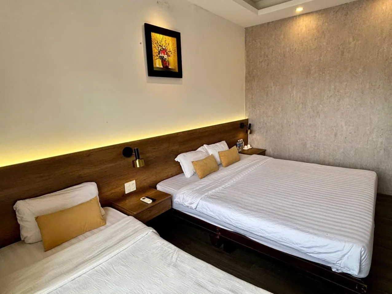 Bed in Shine Hue Hotel 2
