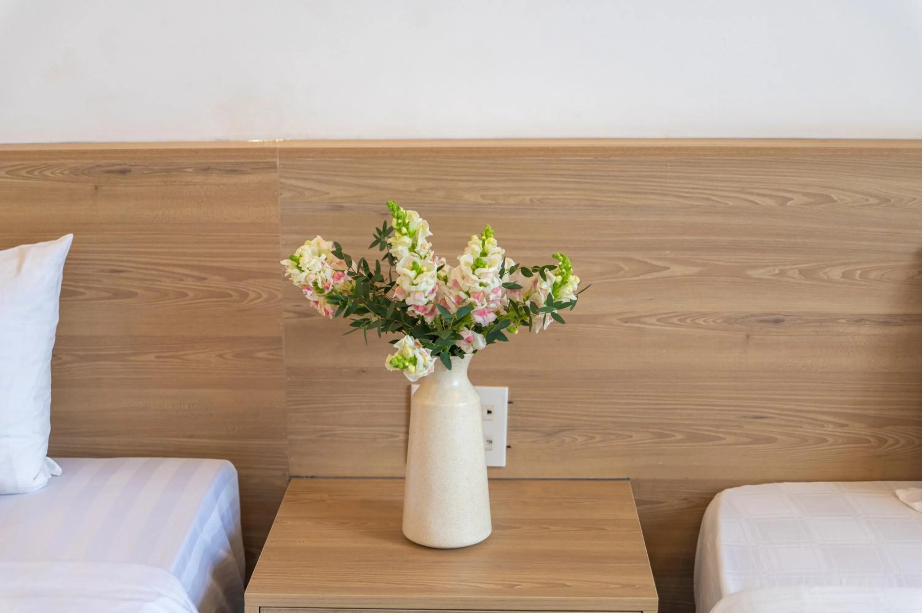 Bed in Shine Hue Hotel 2