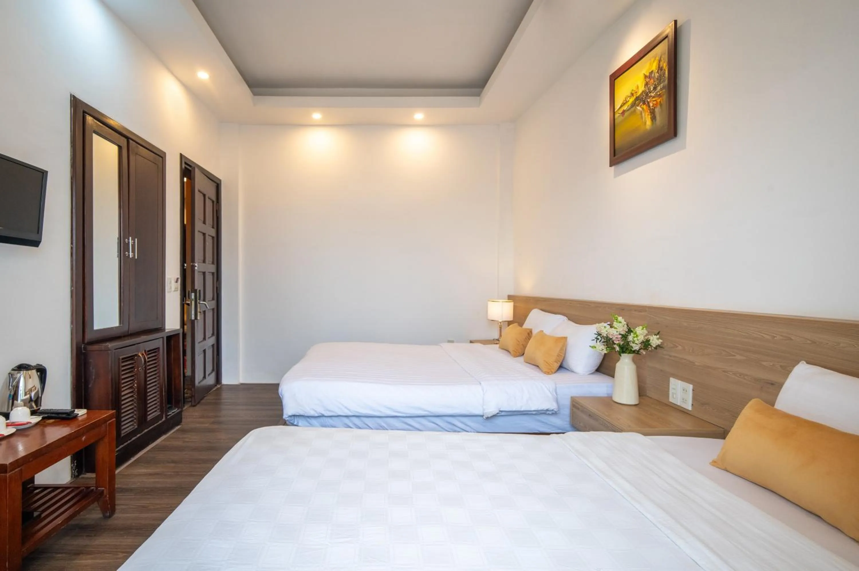 Bed in Shine Hue Hotel 2