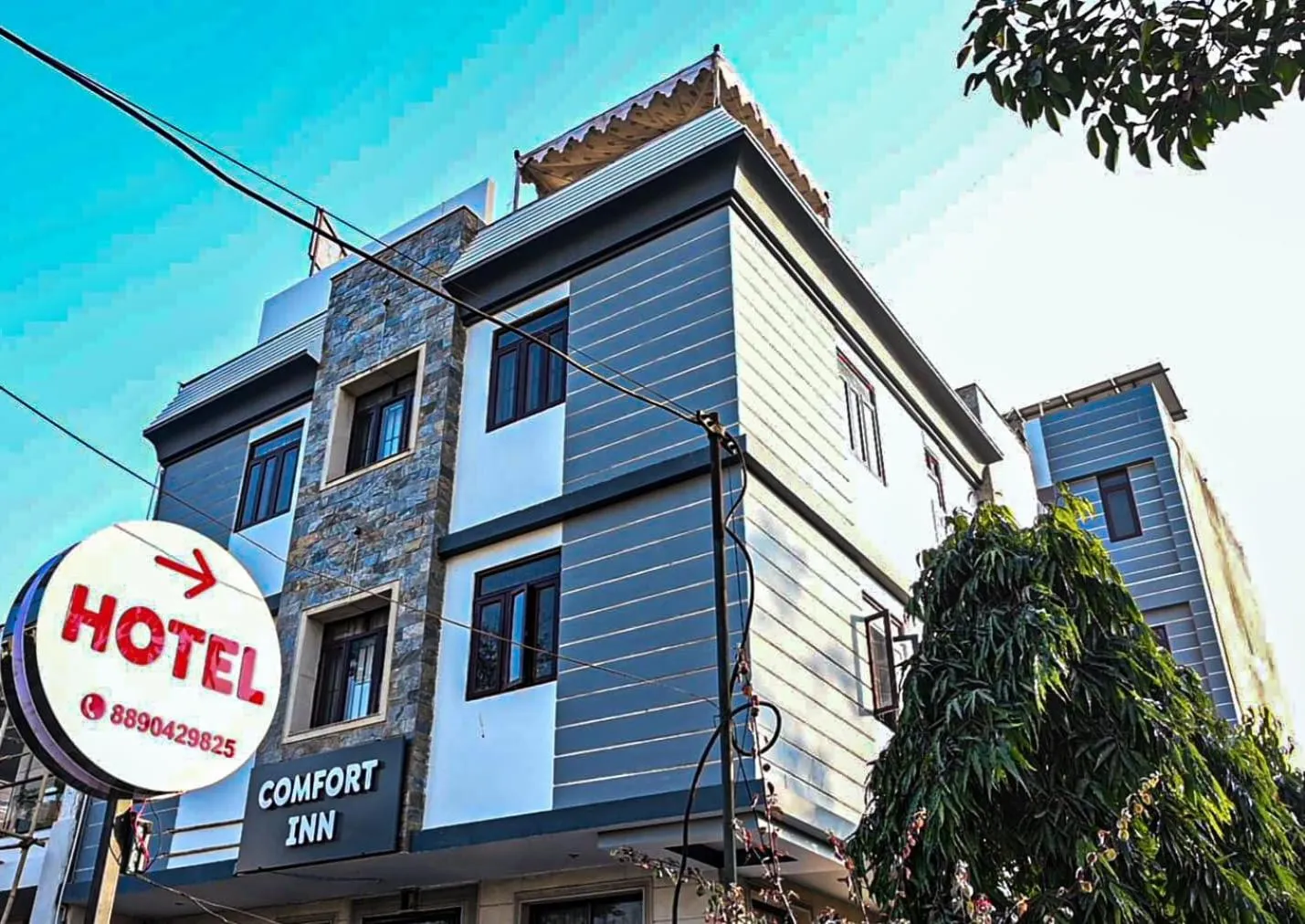 Property building in Hotel Comfort Inn