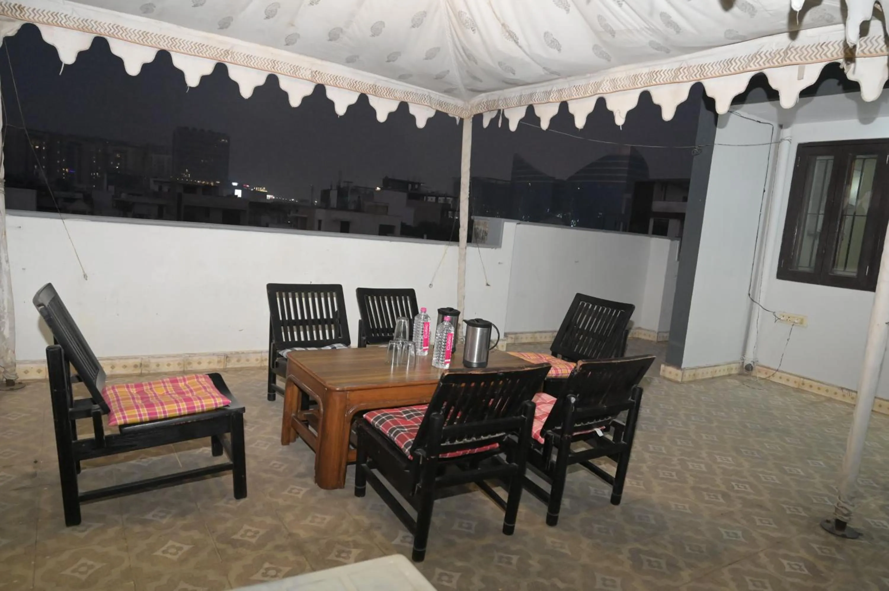 Patio in Hotel Comfort Inn