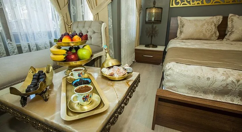 Shower, Bed in Million Old City Apartment