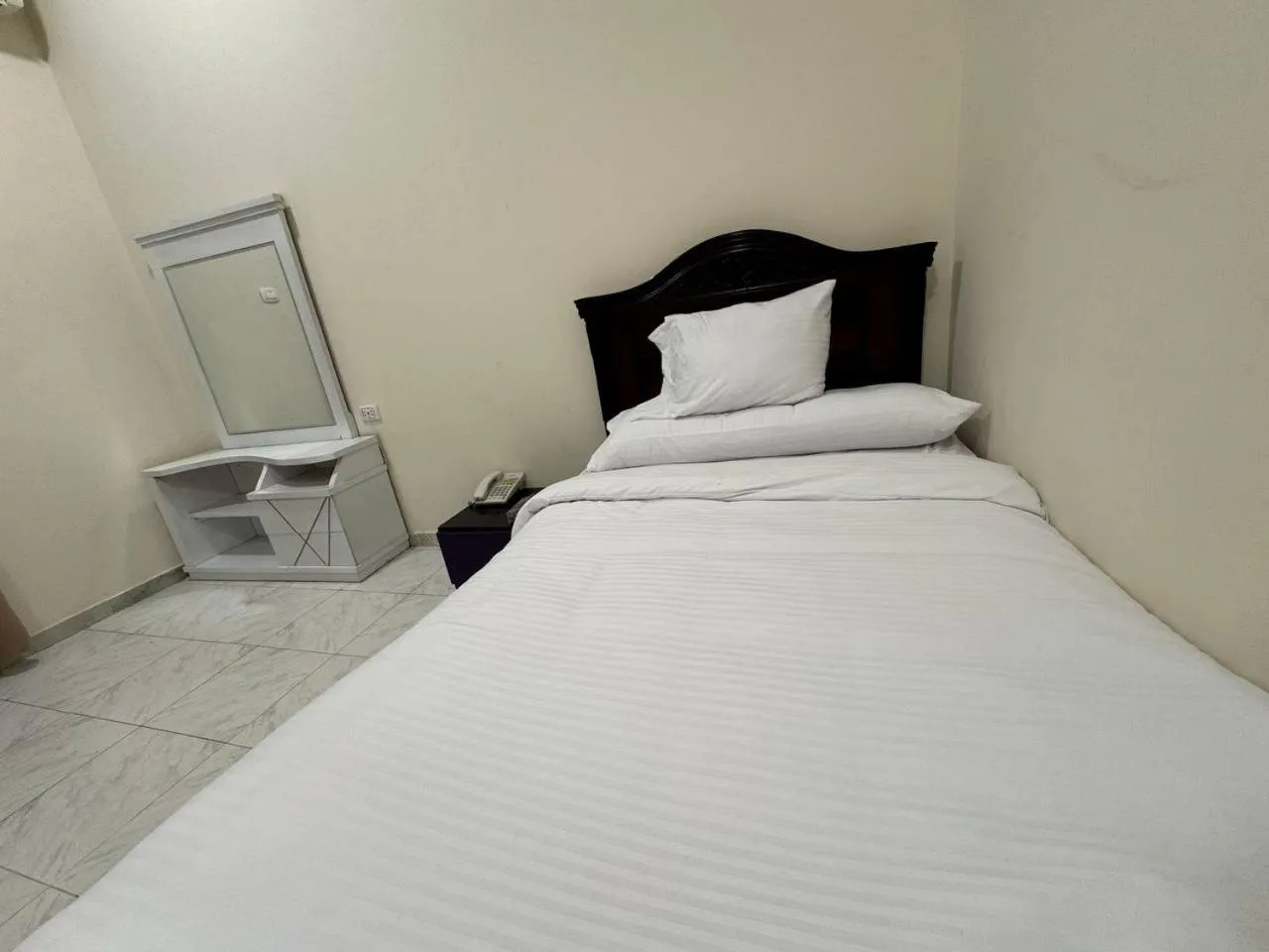 Toilet, Bed in Cairo Crown Hotel