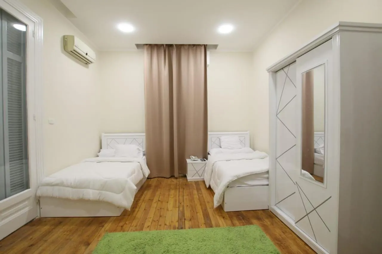 Bed in Cairo Crown Hotel