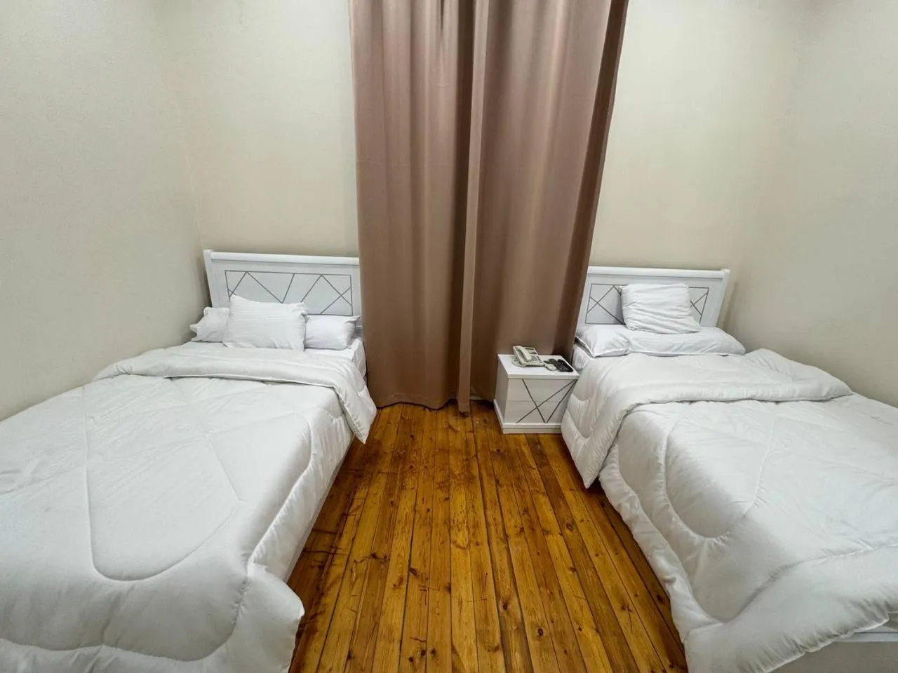 Bed in Cairo Crown Hotel