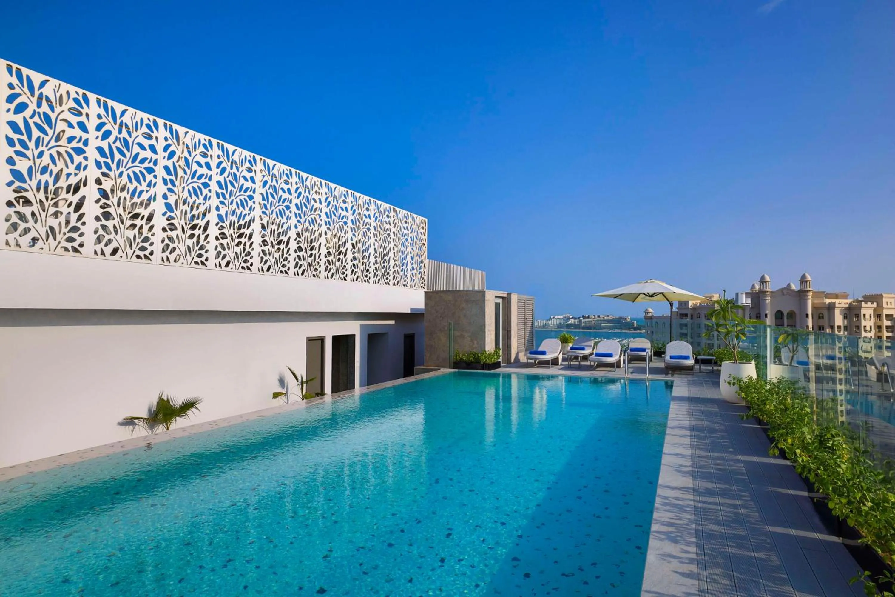 Pool view in Tumbi Hotel Dubai The Palm,Tapestry Collection Hilton