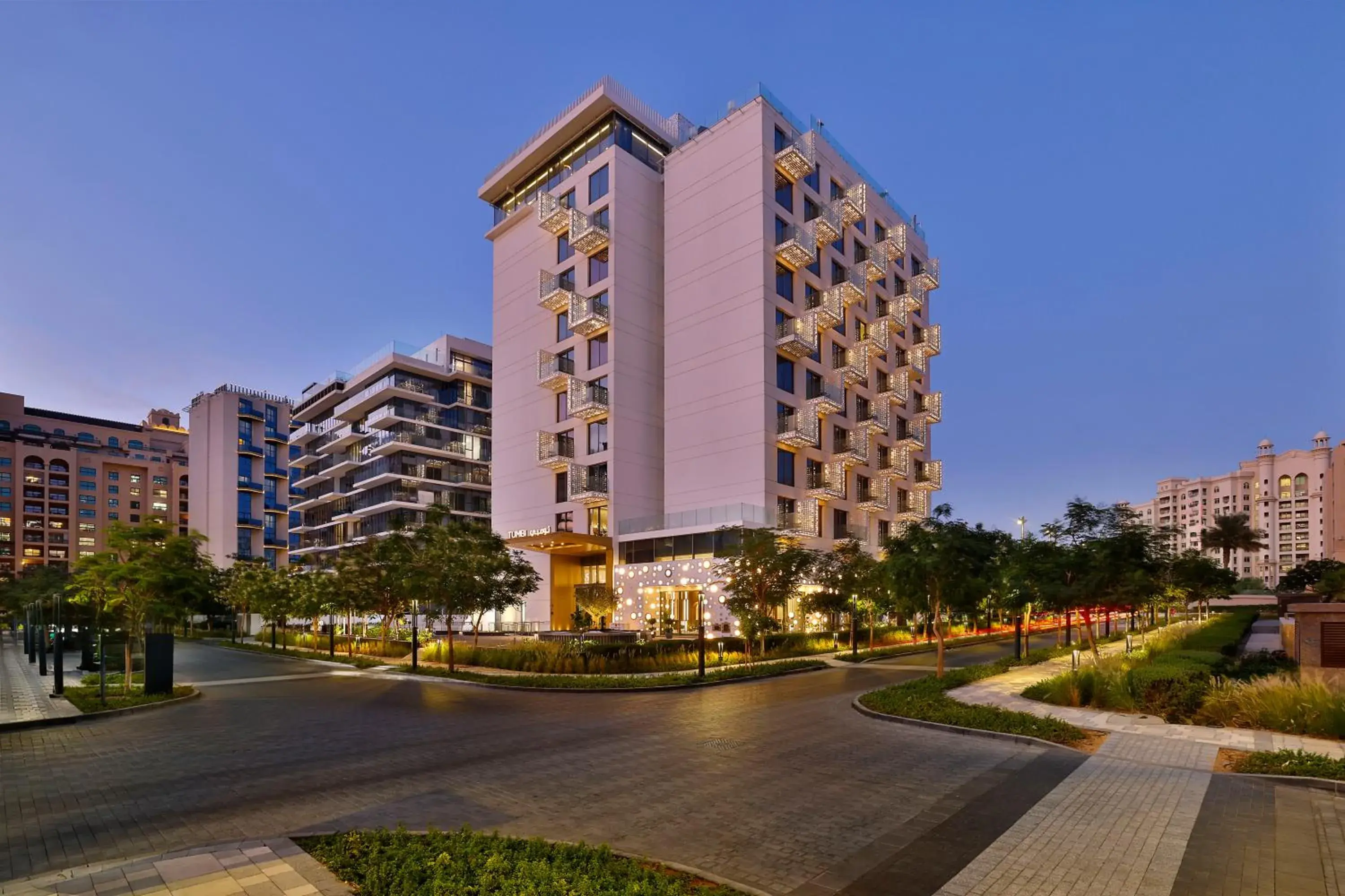 Property building in Tumbi Hotel Dubai The Palm,Tapestry Collection Hilton Property building in Tumbi Hotel Dubai The Palm,Tapestry Collection Hilton
